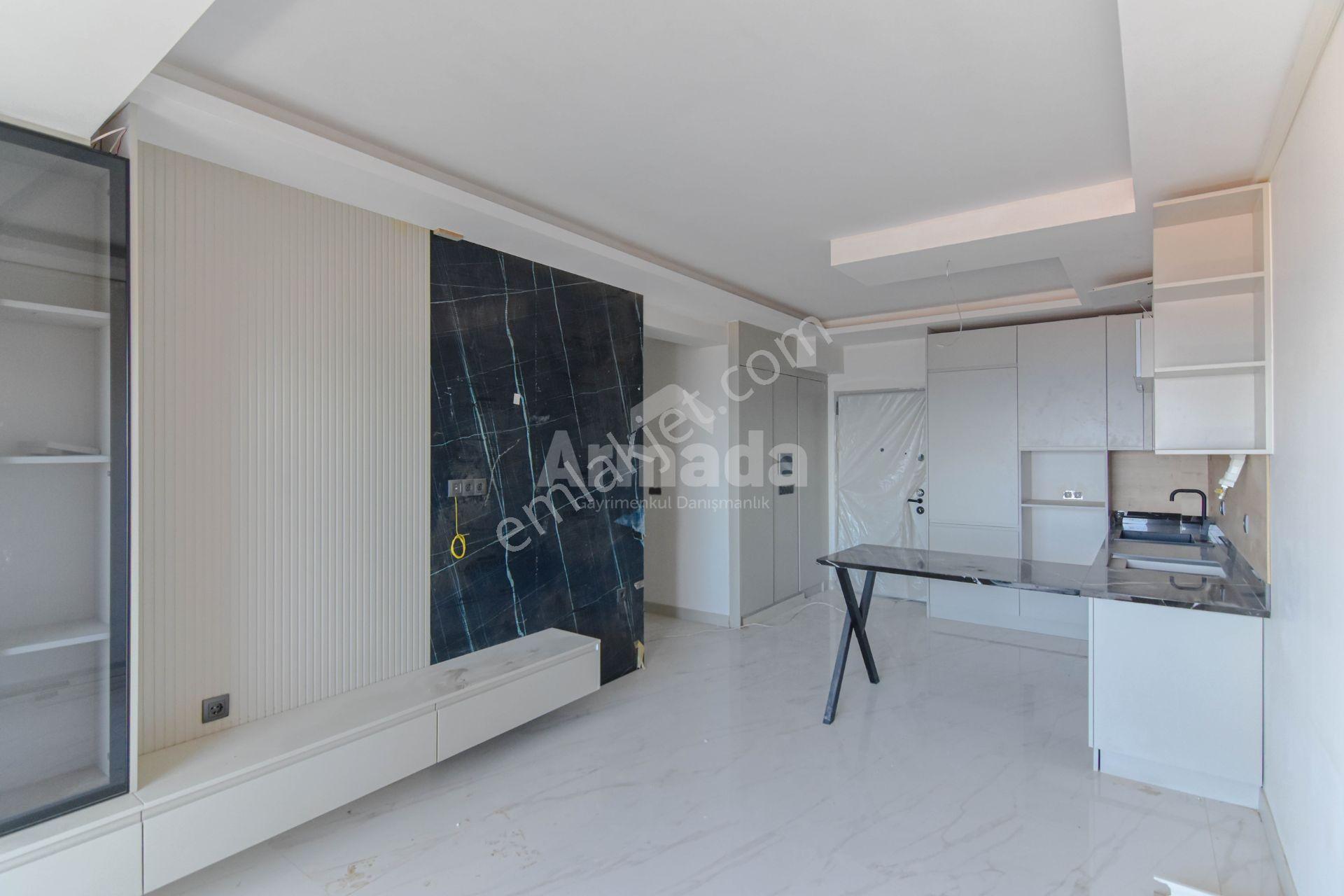 Kuşadası'nda Full Deniz Manzaralı Emsalsiz 2+1 Daire - Görsel 3