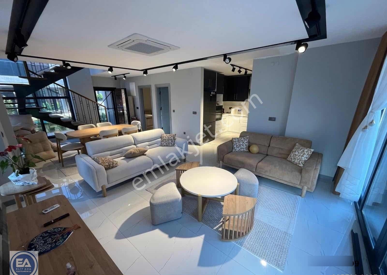 Kuşadası Karaova Mahallesinde Özel Havuzlu Eşyalı 4+1 Villa - Görsel 20