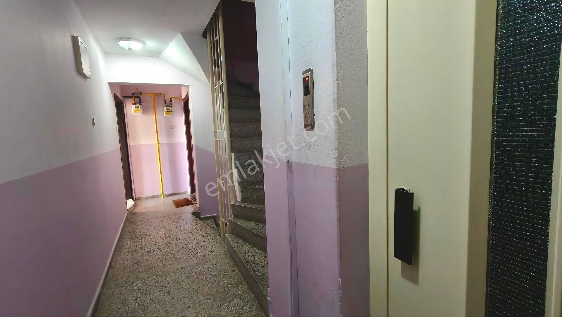 İzmir Bornova Ata Durağı 3+1 Kiralık Daire - Görsel 2