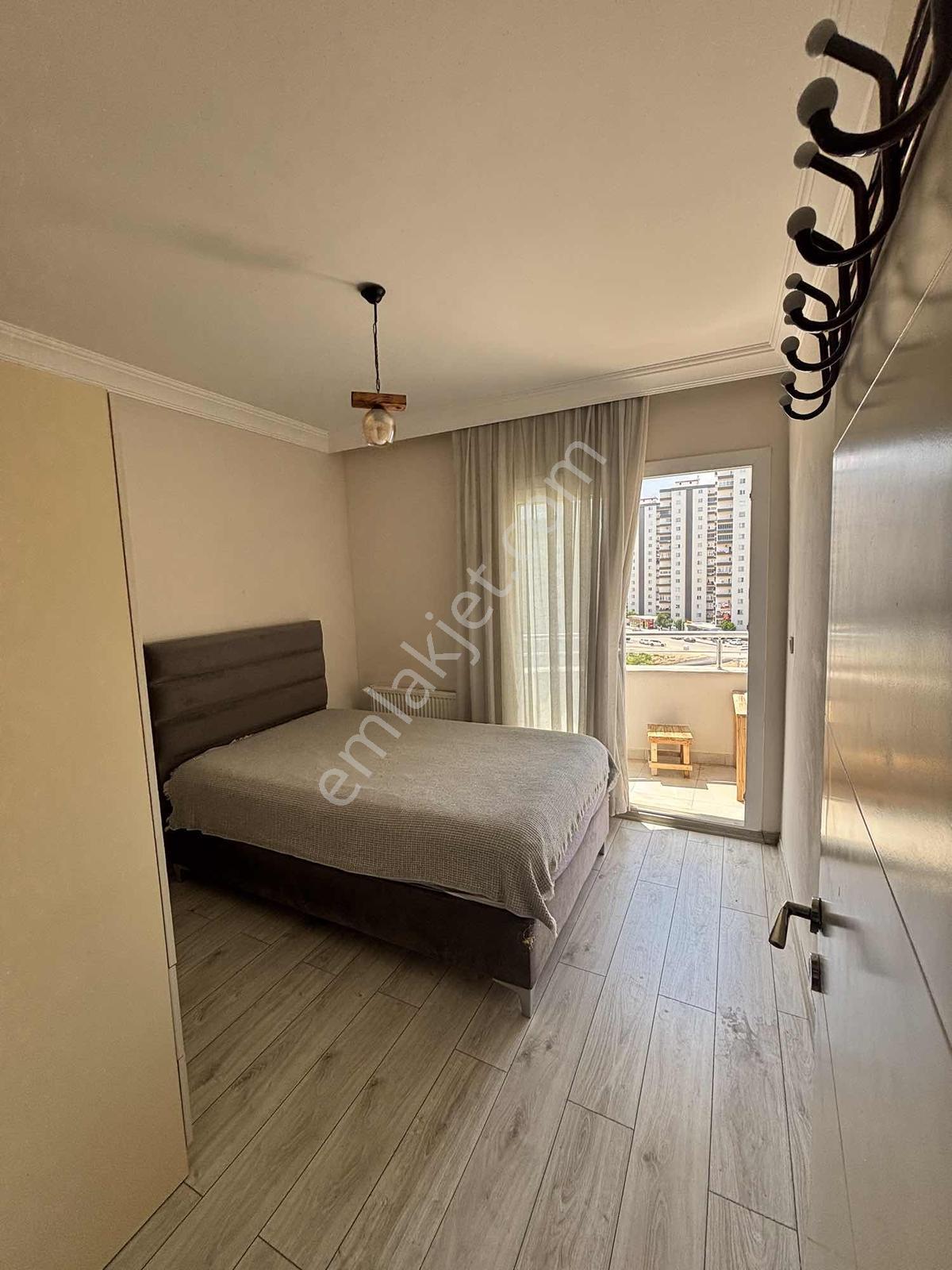 Gültepede~site~içerisinde~cadde~yanı~1+1~eşyalı~geniş~daire - Görsel 2
