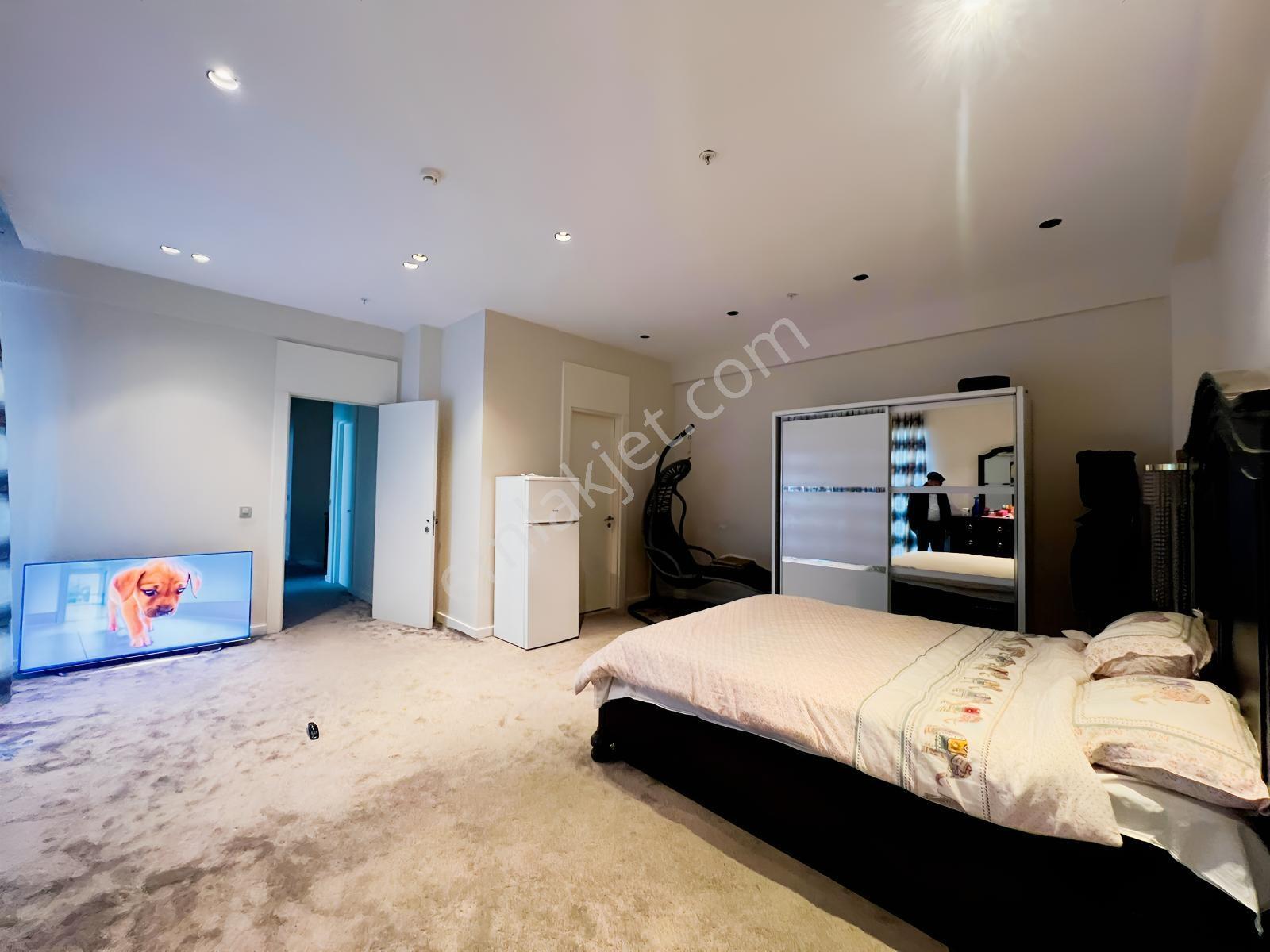 Beylikdüzü Cumhuriyet Mahallesi Demir Romance Sitesi 4,5+1 Villa - Görsel 6