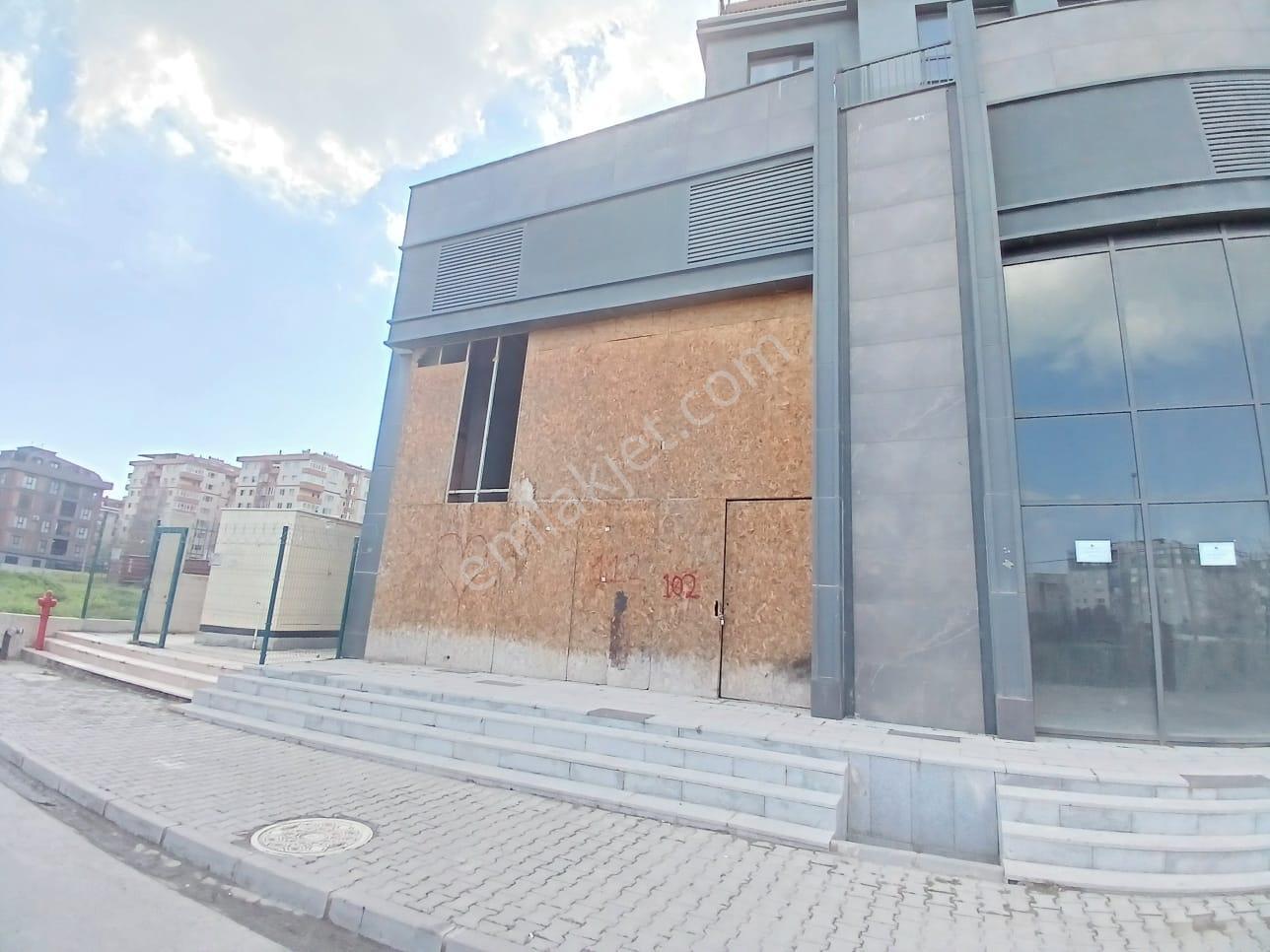 Referans Beylikdüzü' Nde Kiralık Köşe Fırsat Natamam Dükkân - Görsel 6