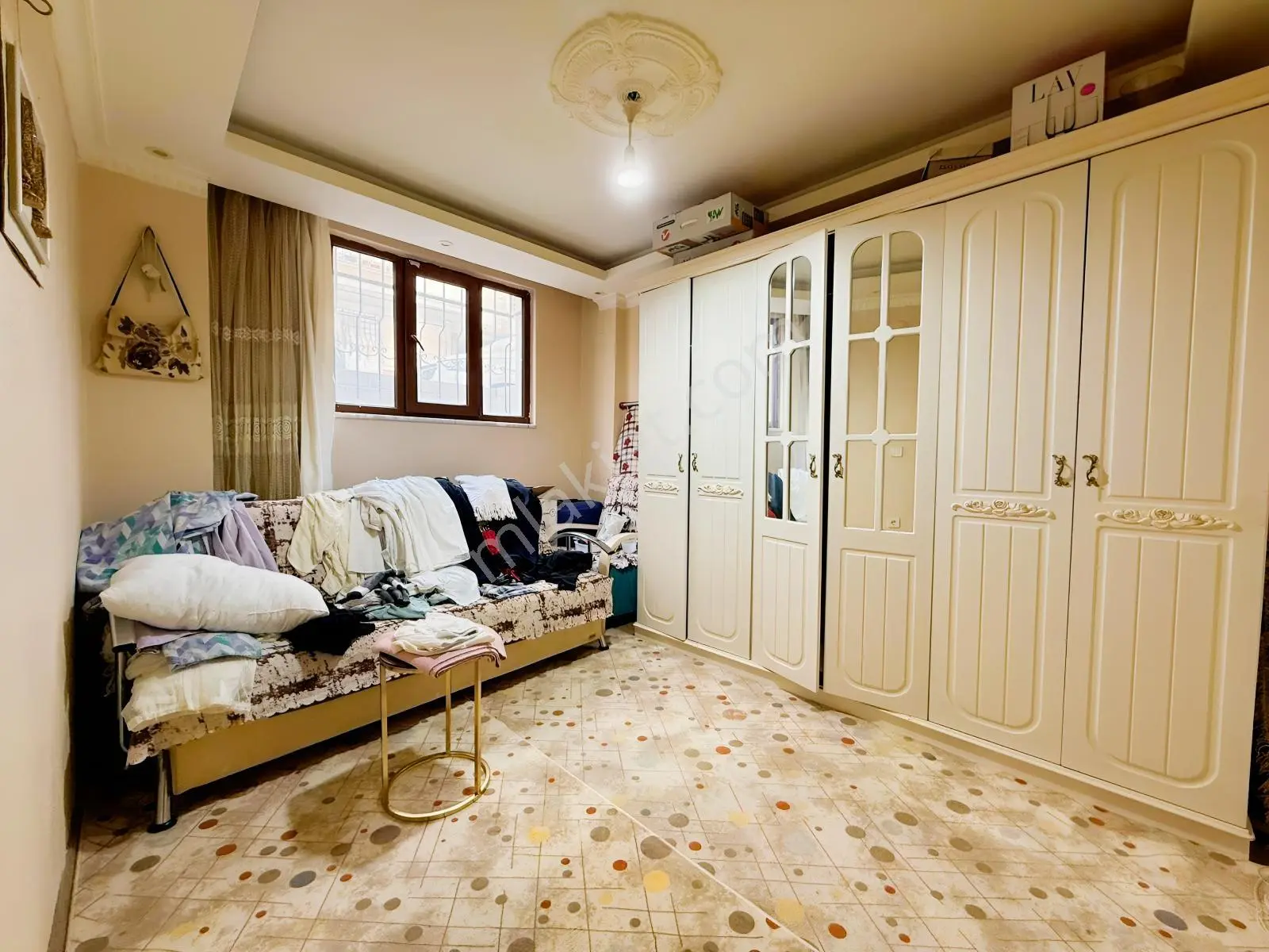 Merkezi Konumda 2+1 95 M² Tek Daire İskanlı Yeni Bina Bahçe Kat - Görsel 2