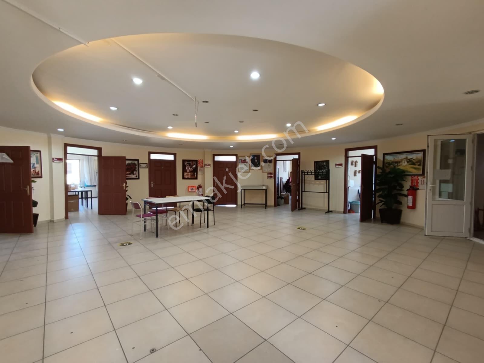 Çakırlar'da Toplam 800 M2 * Teraslı * 10 Odalı * Kiralık Dükkan - Görsel 17