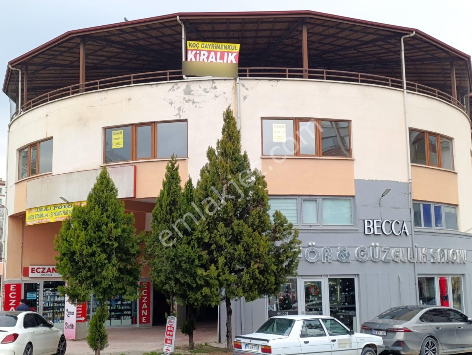 Çakırlar'da Toplam 800 M2 * Teraslı * 10 Odalı * Kiralık Dükkan