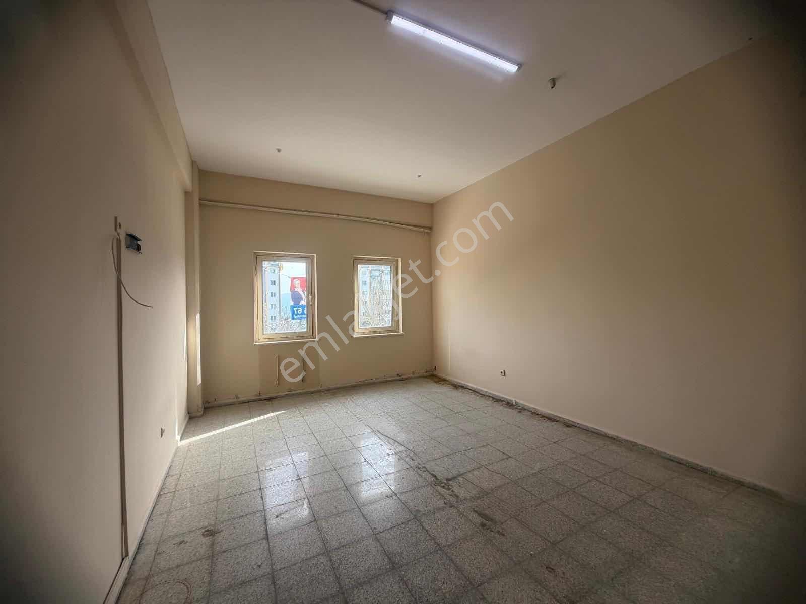Cb Akademi Kiralık 28 M2 Abonelikler Açık Ofis - İşyeri - Görsel 2