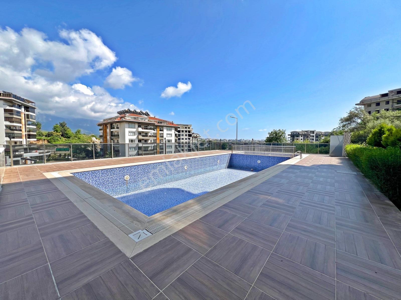 Alanya Çıplaklıda Satılık 3+1 Site İçi Havuzlu Geniş Lüks Daire - Görsel 12