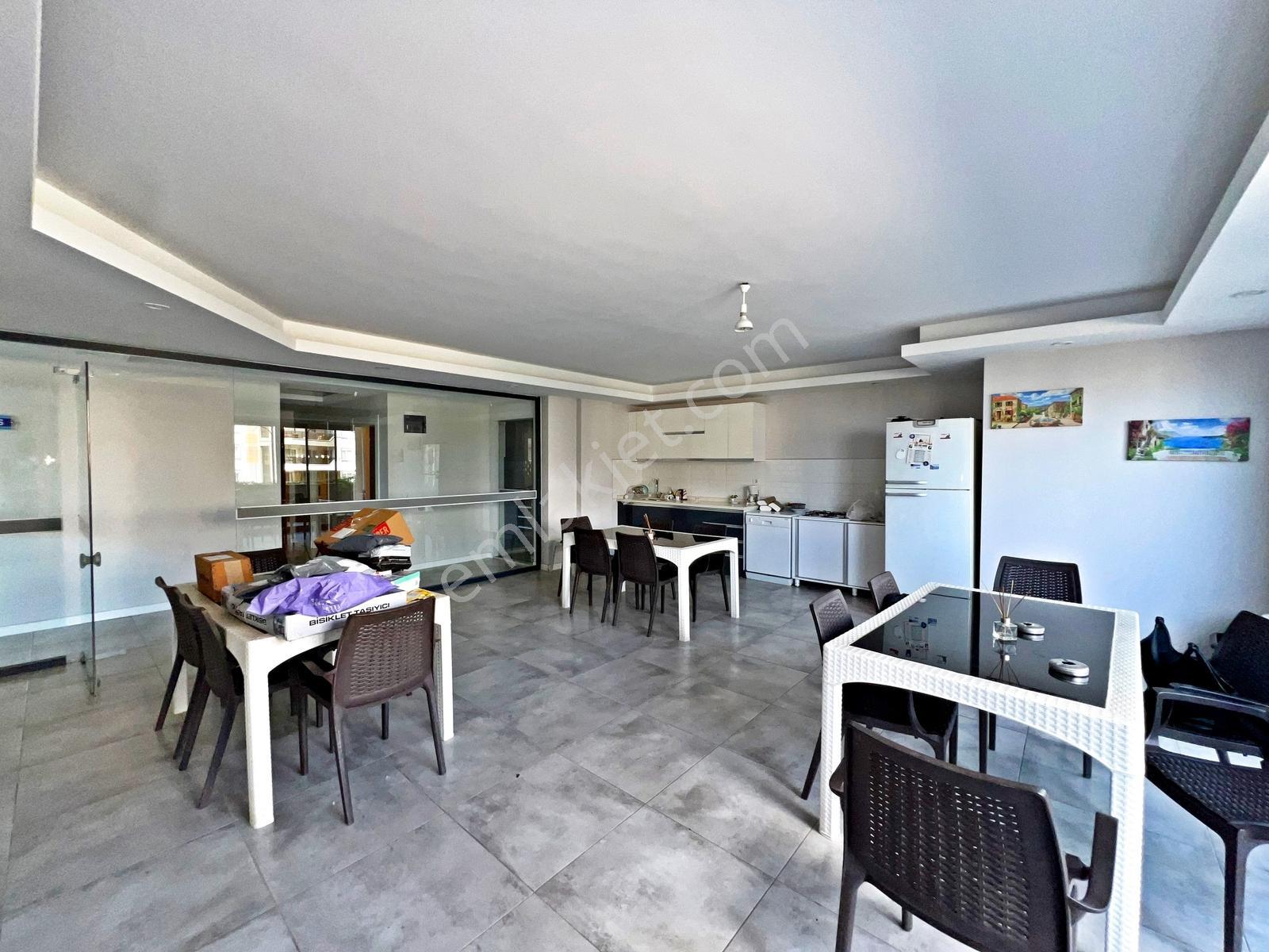 Alanya Çıplaklıda Satılık 3+1 Site İçi Havuzlu Geniş Lüks Daire - Görsel 5