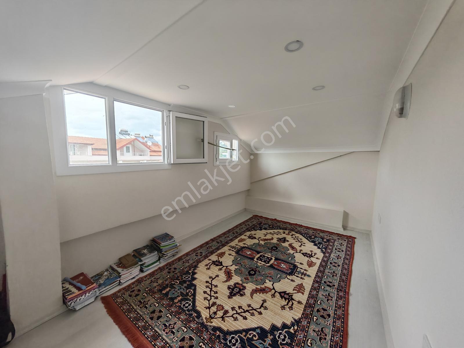 Seydikemer Gerişburnun Da Satılık 2+1 Bahçesi Olan Daire - Görsel 2