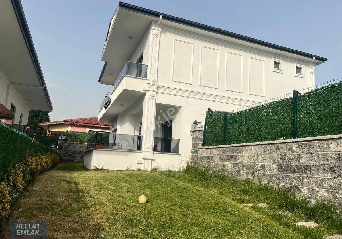 Kullar Da Geniş Kullanışlı Villa