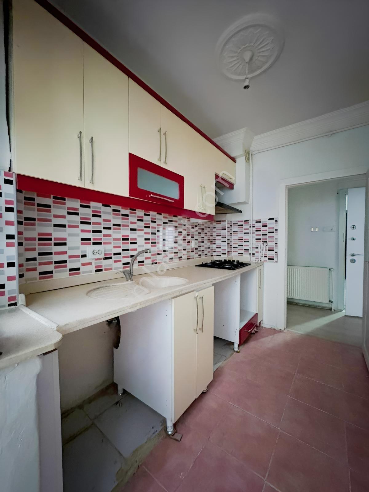 Plevne Mahalesinde Ara Katta Bağımsız *yapılı 2+1 Kiralık Dairee
