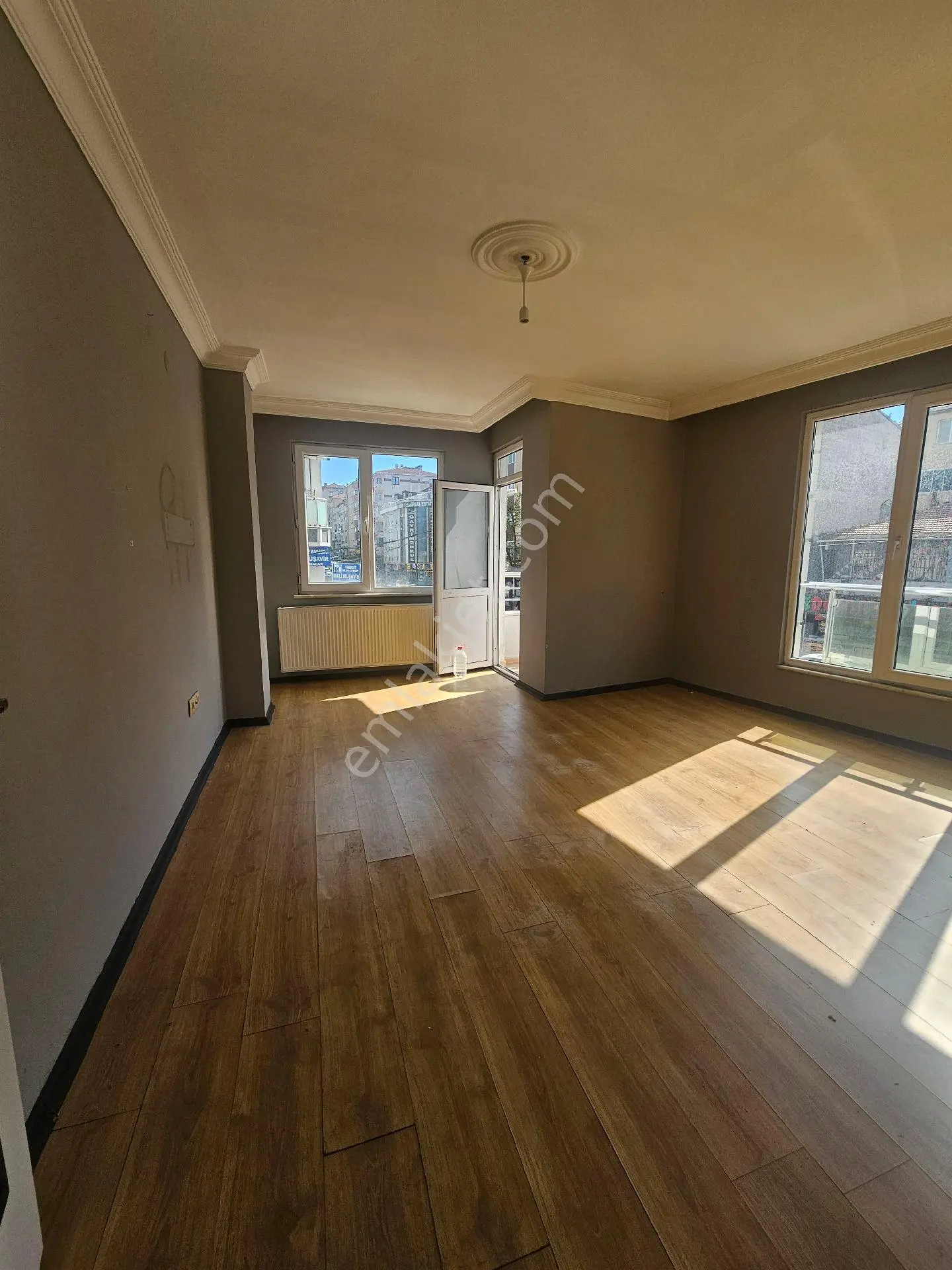 Güzelyurt Satılık Cadde Üzeri Daire - Görsel 2
