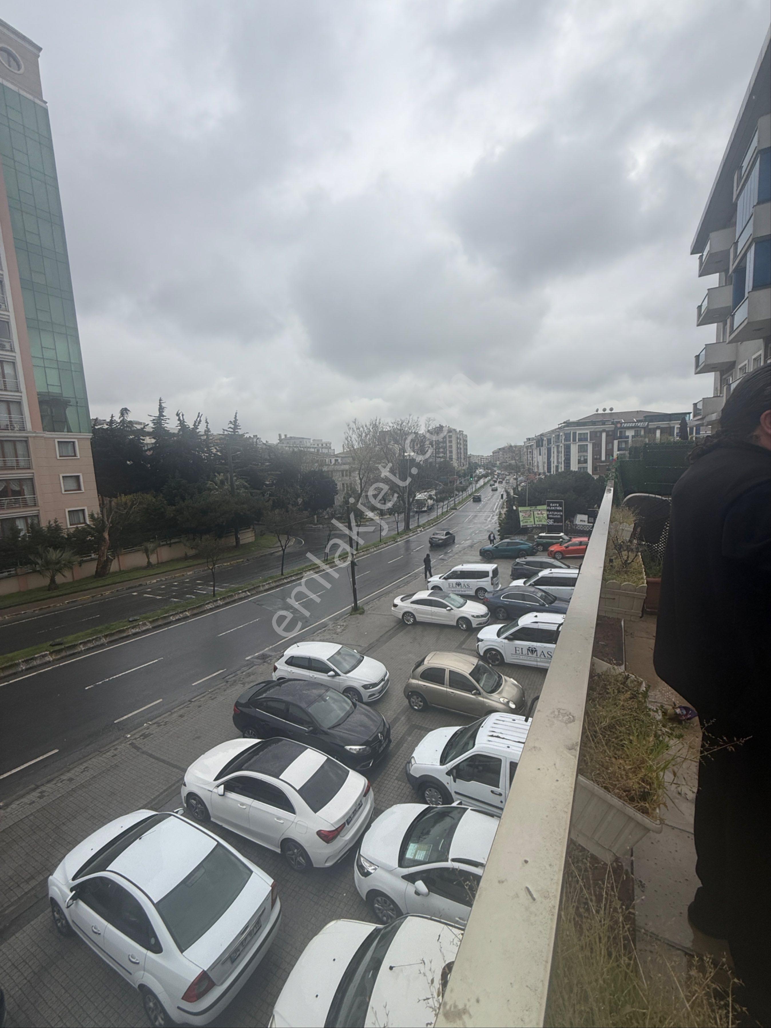 Beylıkduxu Adnan Kahvecı Teraslı Daire - Görsel 4
