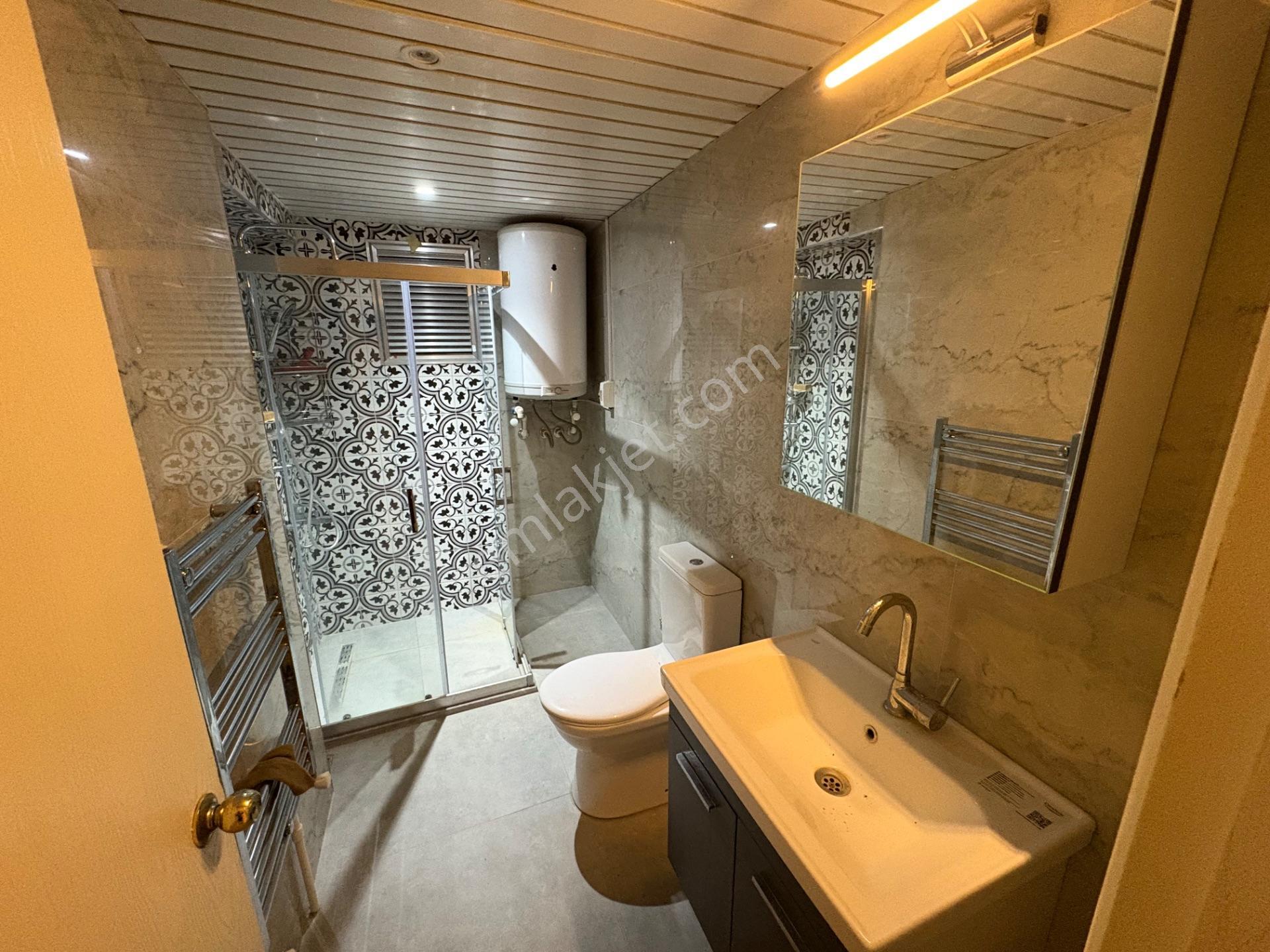 Site İçerisinde 2+1 Yüksek Giriş