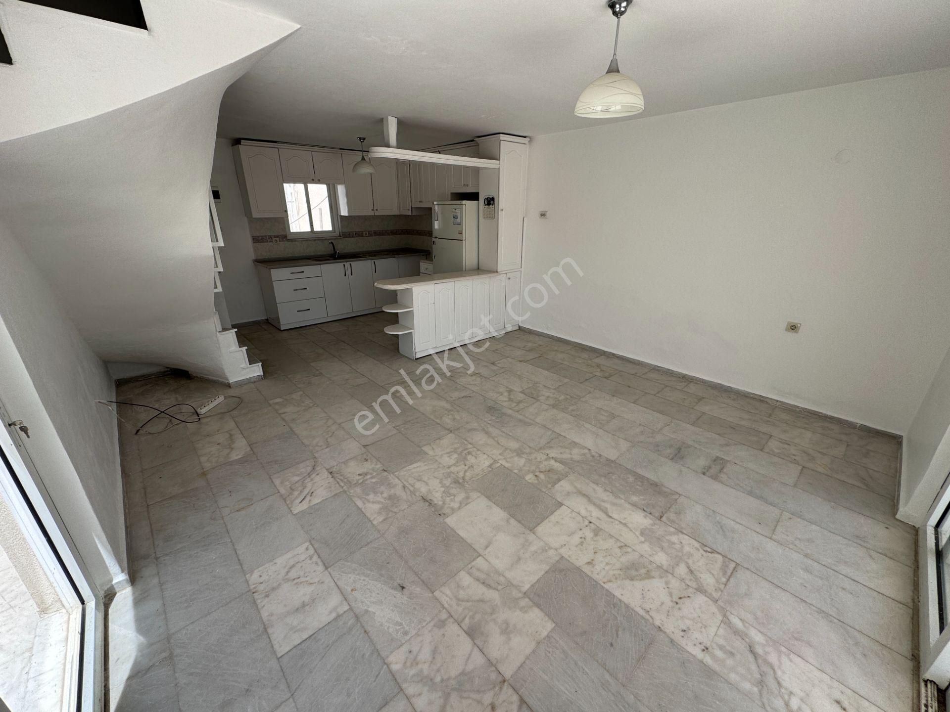 Karaova Da Denize Sıfır Sitede Deniz Manzaralı 3+1 Yazlık Villa - Görsel 9