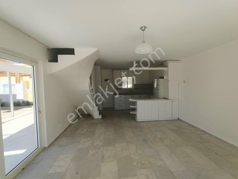 Karaova Da Denize Sıfır Sitede Deniz Manzaralı 3+1 Yazlık Villa - Görsel 11