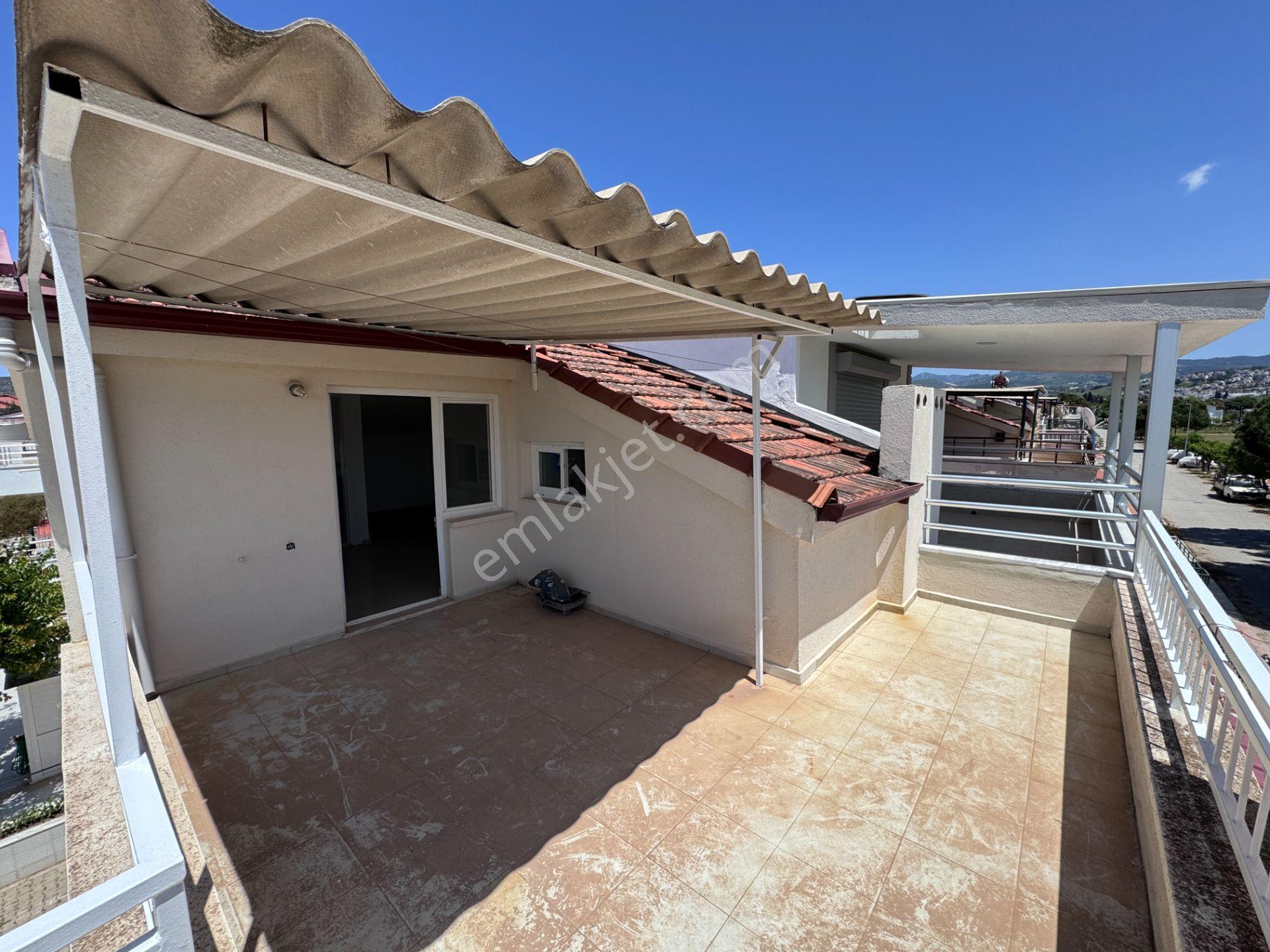 Karaova Da Denize Sıfır Sitede Deniz Manzaralı 3+1 Yazlık Villa - Görsel 24