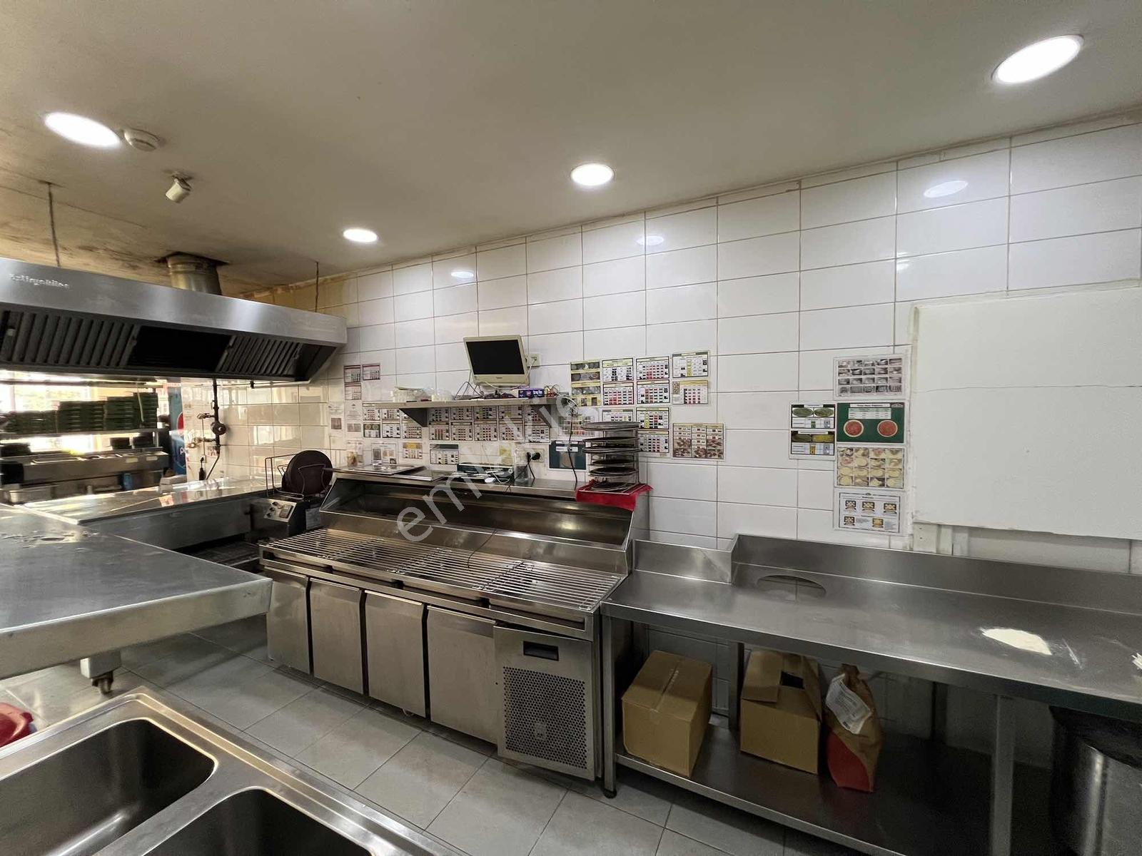 Pizza Restoran Dev Potansiyel Bölgede Tek Sitelerin Ortasında - Görsel 12