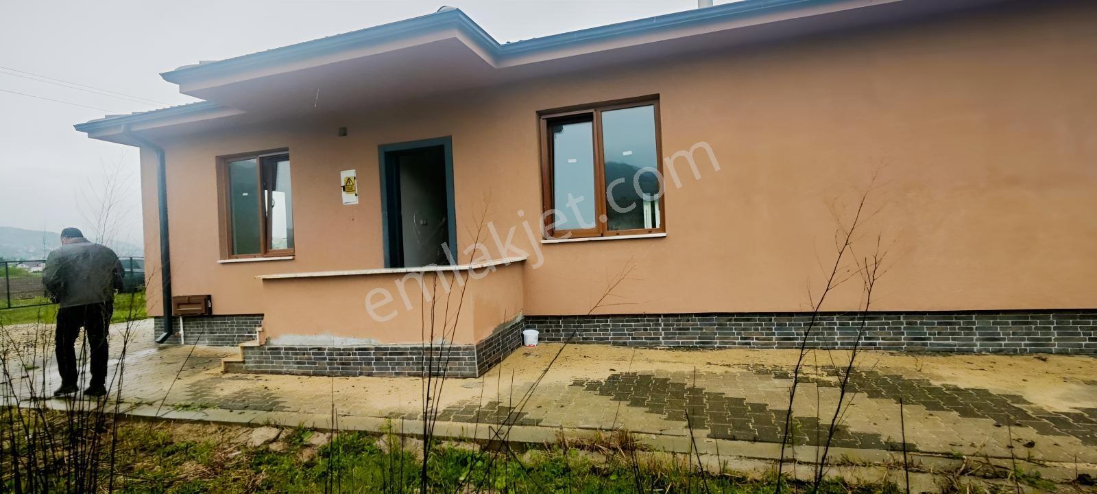 1.250 Metrekare Arsa İçinde Lüks Sıfır Yerden Isıtma Ev - Görsel 17