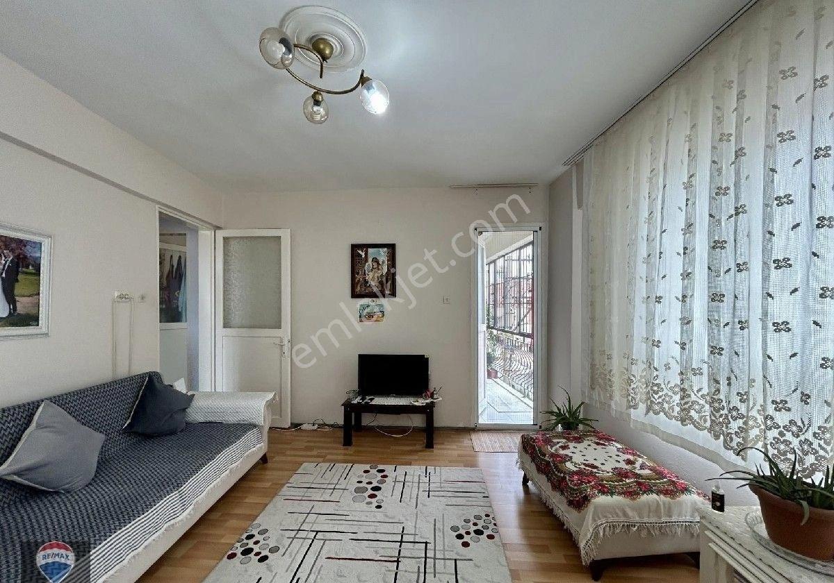 Kuşadası Şehir Merkezinde,kapalı Mutfak,arakat Daire - Görsel 9