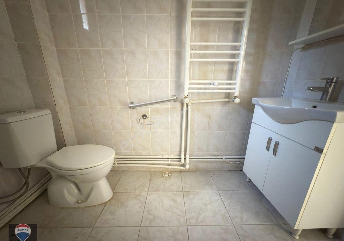 Kuşadası Merkez’de Satılık 2 + 1 Daıre - Görsel 3