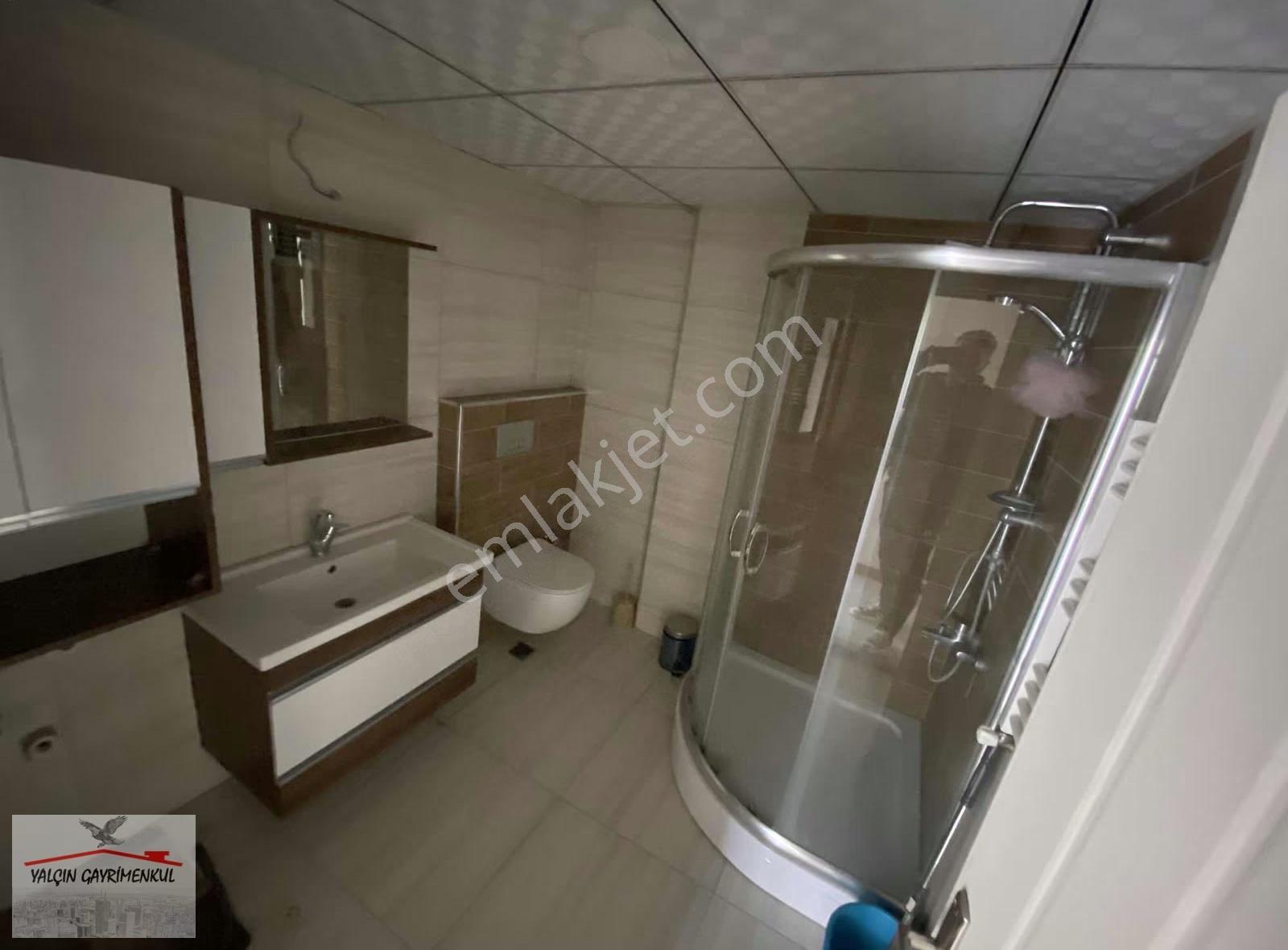 Atakentte Merkezi Konumda Ebeveynli Vestiyerli Kiralık 3+1 Daire - Görsel 2