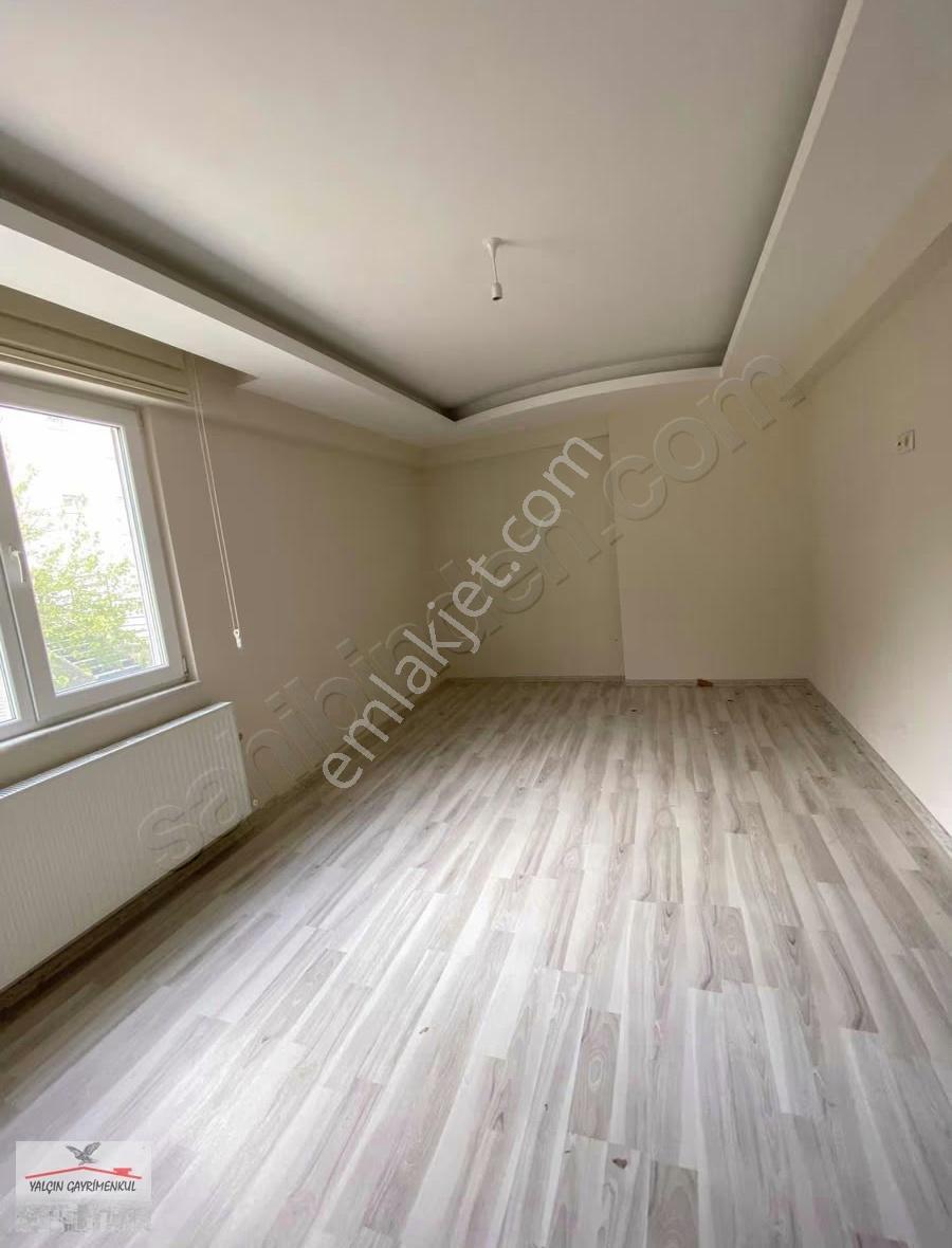 Atakentte Merkezi Konumda Ebeveynli Vestiyerli Kiralık 3+1 Daire - Görsel 18