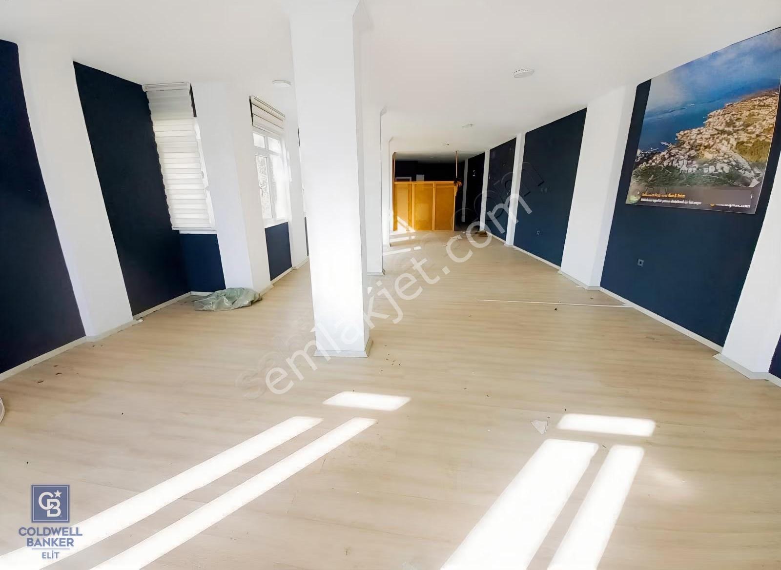 Milas Çarşı Merkezde 150 M² Ofis/büro Pasaj İçinde