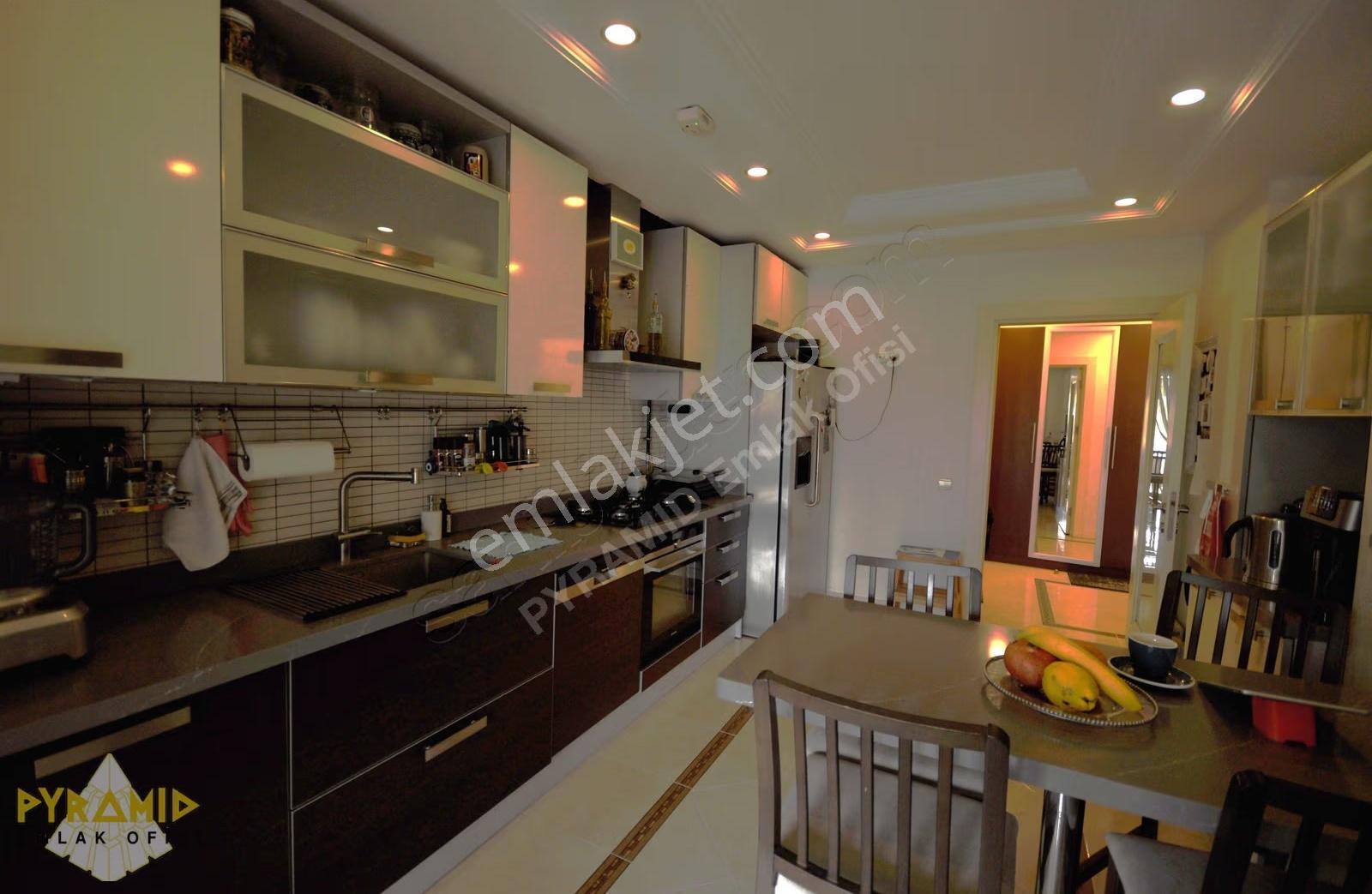 Pyramıd'den Ataköy Konakları D-tipi Ara Kat (174m2) 3+1 Daire - Görsel 11