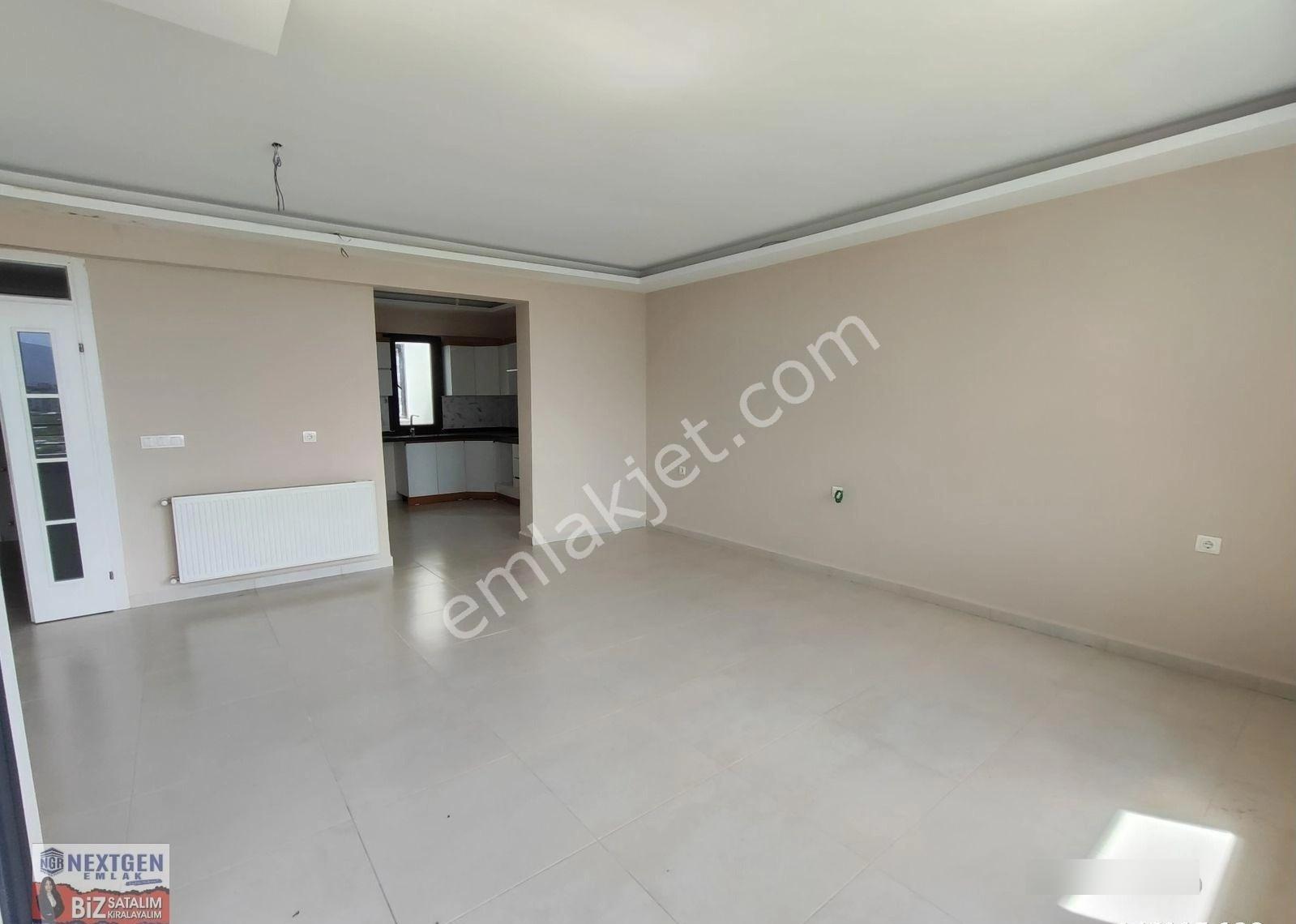 Subaşında Ana Cadde Üzerinde Kiralık 2+1 Çok Geniş Ferah Dubleks - Görsel 6