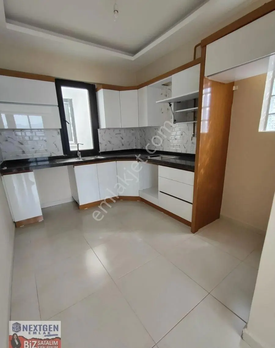 Subaşında Ana Cadde Üzerinde Kiralık 2+1 Çok Geniş Ferah Dubleks - Görsel 5