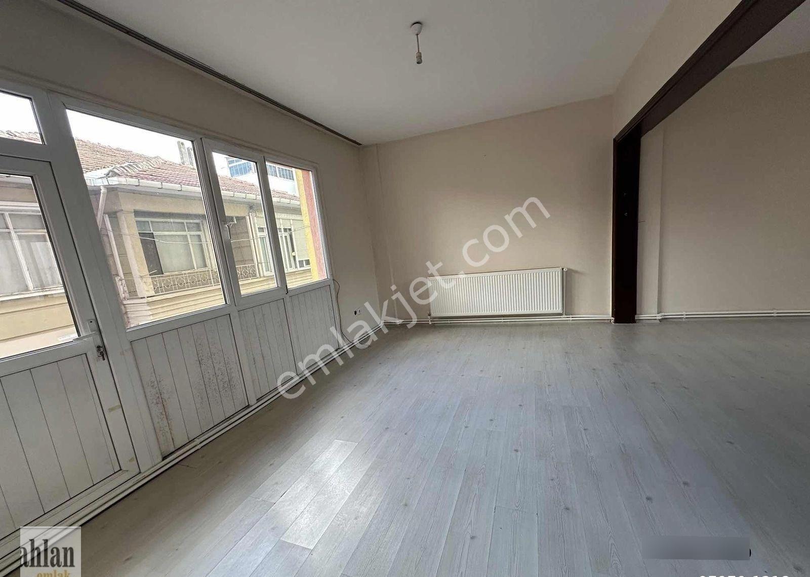 Çarşı Merkezde Kiralık Arakat Daire - Görsel 17