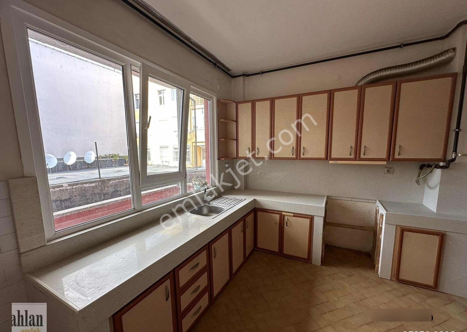 Çarşı Merkezde Kiralık Arakat Daire - Görsel 13