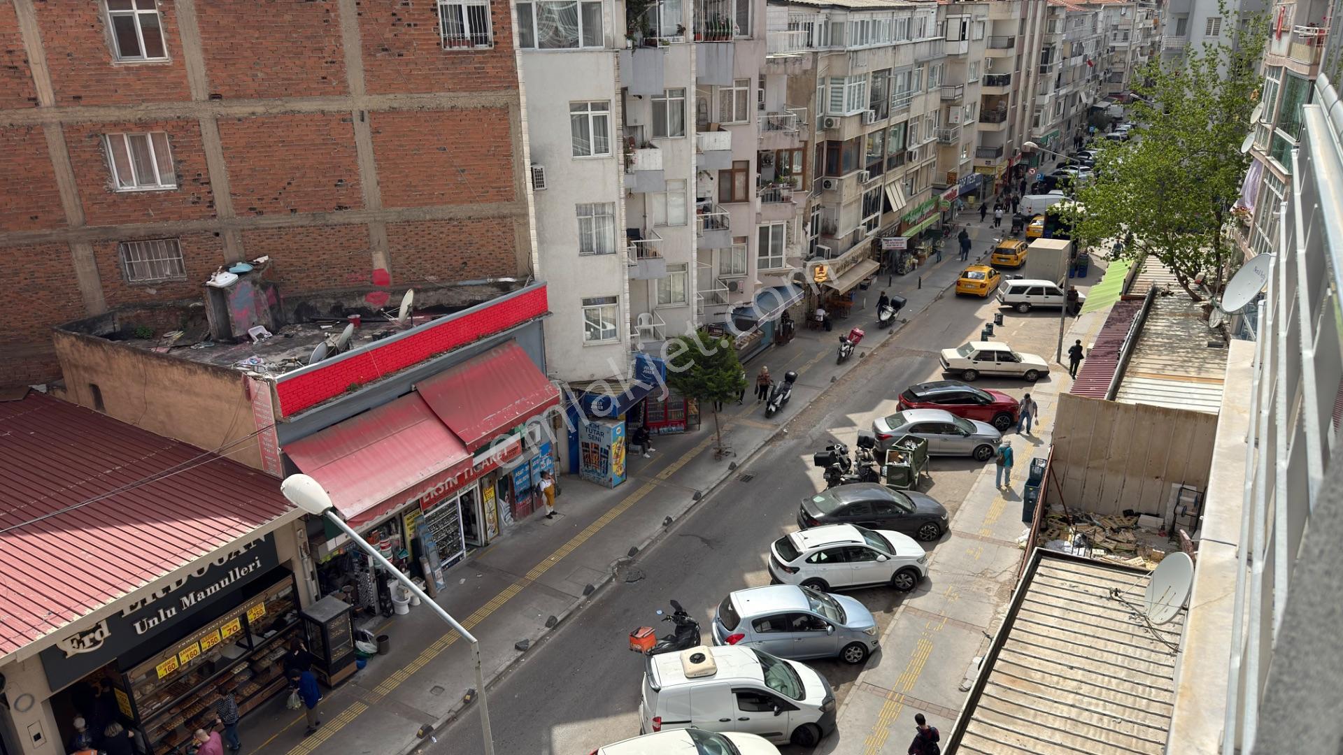 Üçyol Metro Meydanda Sıfır Tadilatlı Geniş 2+1 Satılık Daire - Görsel 3