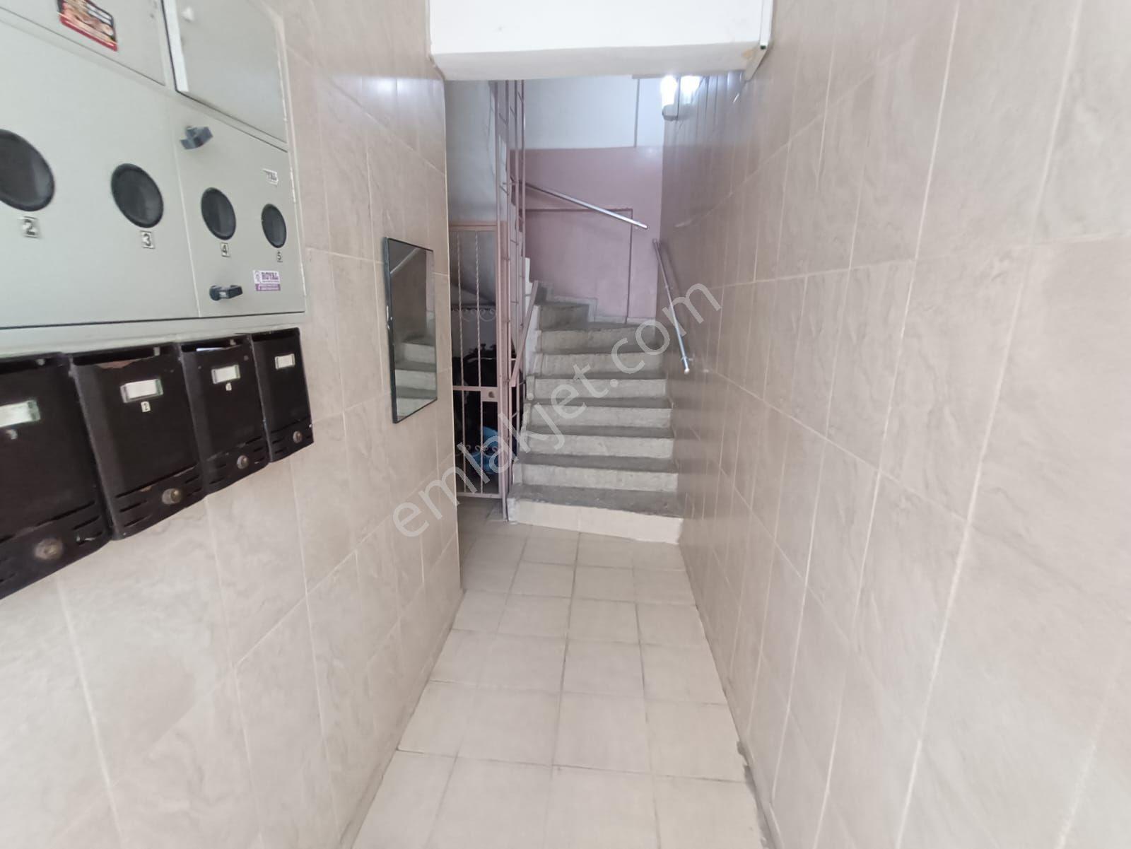 Balçova Sevgiyolu Yakını 3+1 Arakat Bakımlı Kiralık Daire - Görsel 35