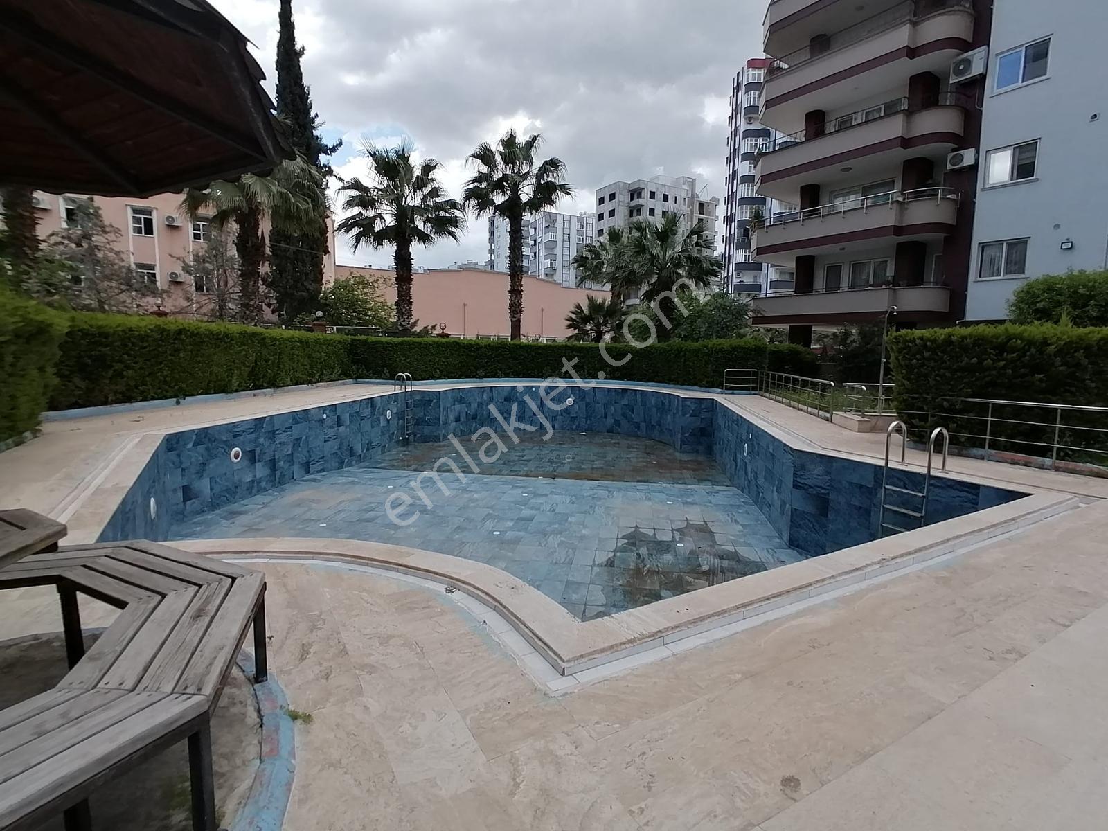 Emfadan Güzelyalı Mah.havuzlu Palmiye Sitesi D.gazlı 4+1 Daire - Görsel 11