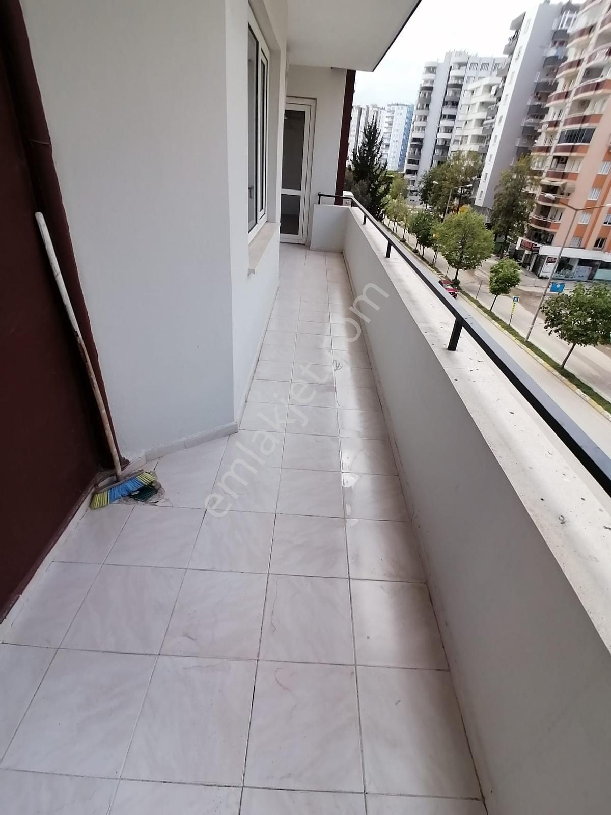 Emfadan Güzelyalı Mah.havuzlu Palmiye Sitesi D.gazlı 4+1 Daire - Görsel 17