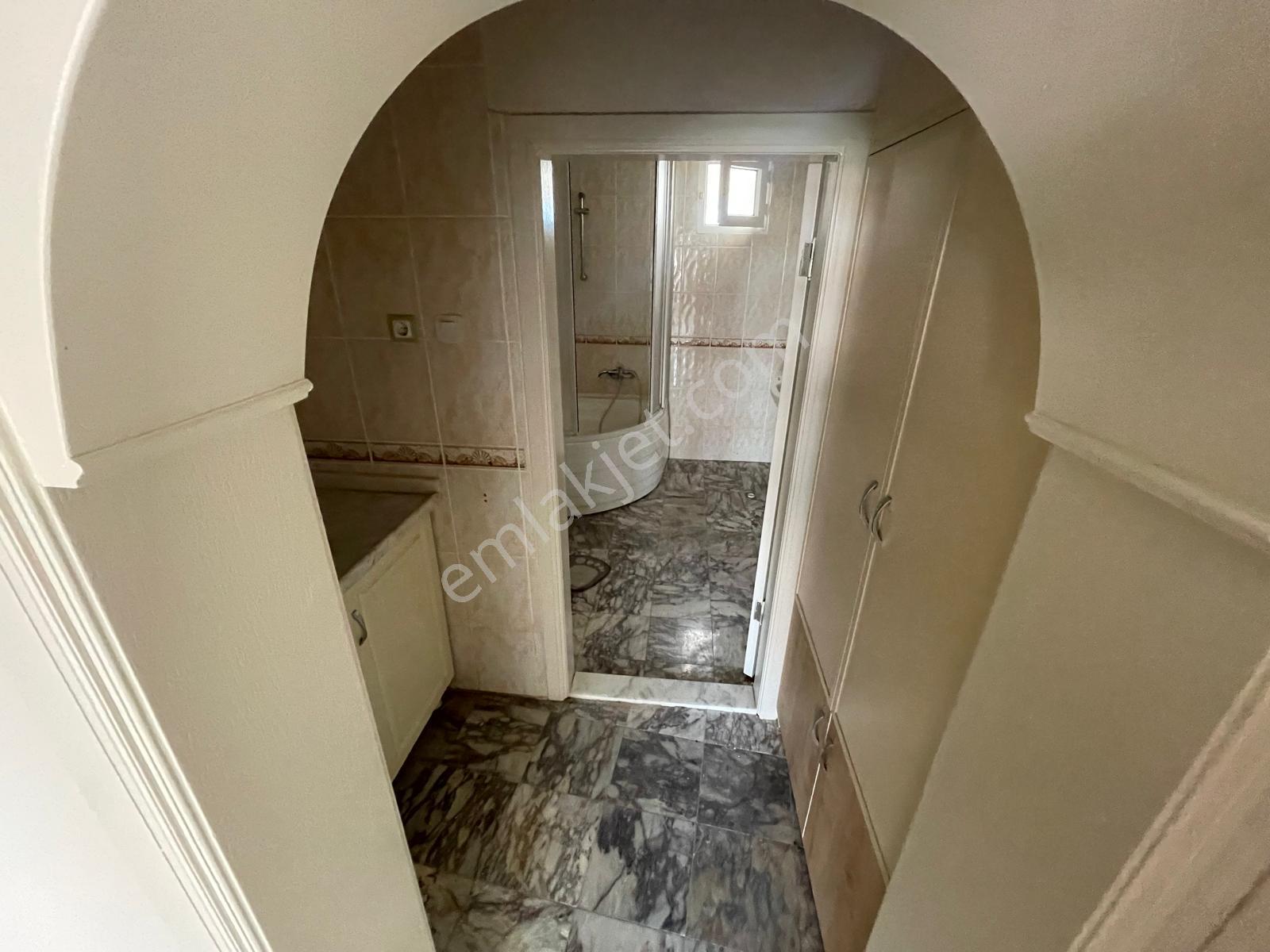 Merkezi Konumda Güney Cephe Kombili 3+1 Temiz Daire - Görsel 24