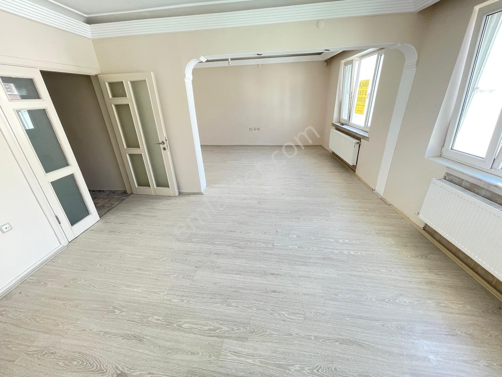 Merkezi Konumda Güney Cephe Kombili 3+1 Temiz Daire - Görsel 16