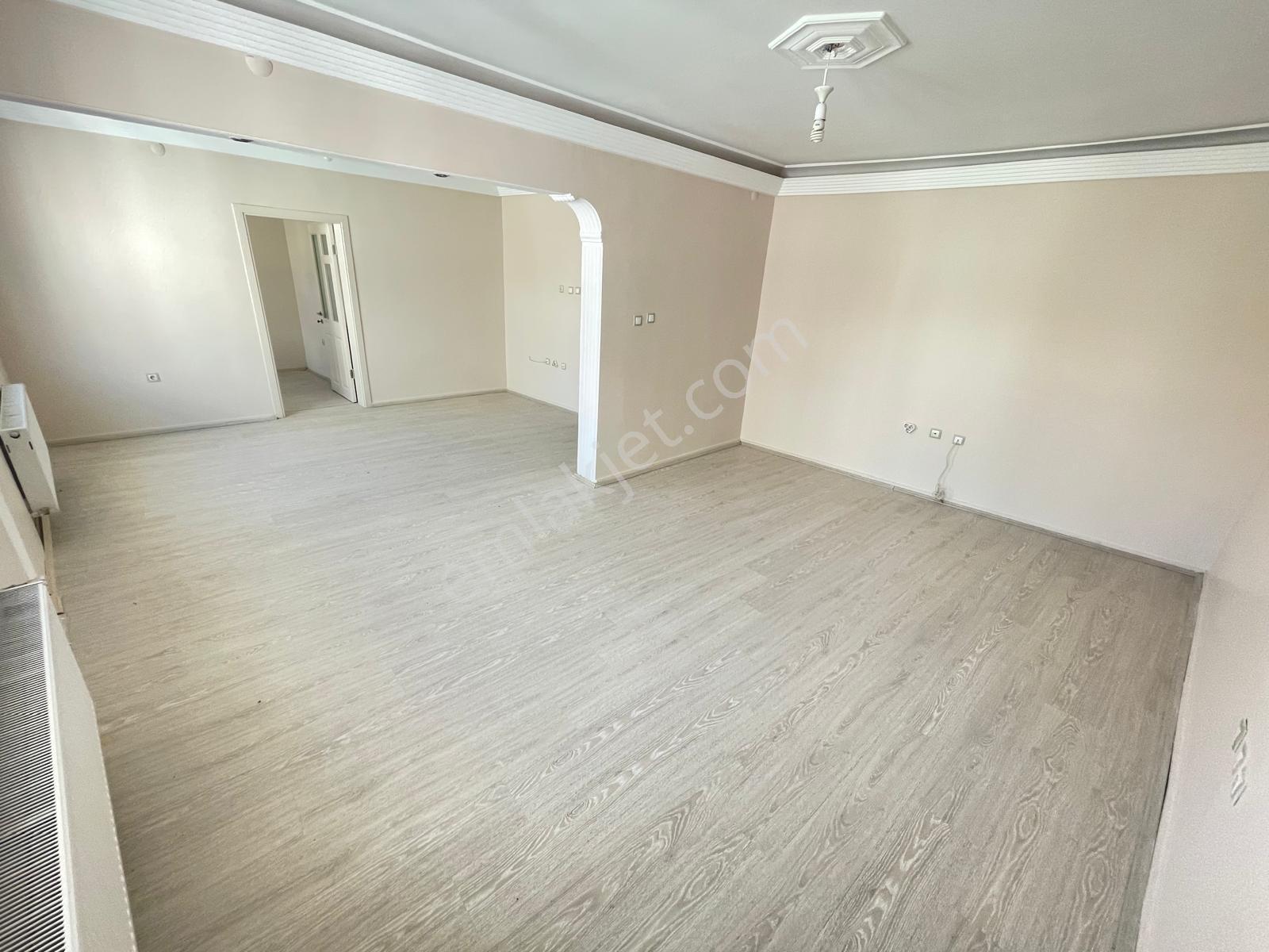 Merkezi Konumda Güney Cephe Kombili 3+1 Temiz Daire - Görsel 18