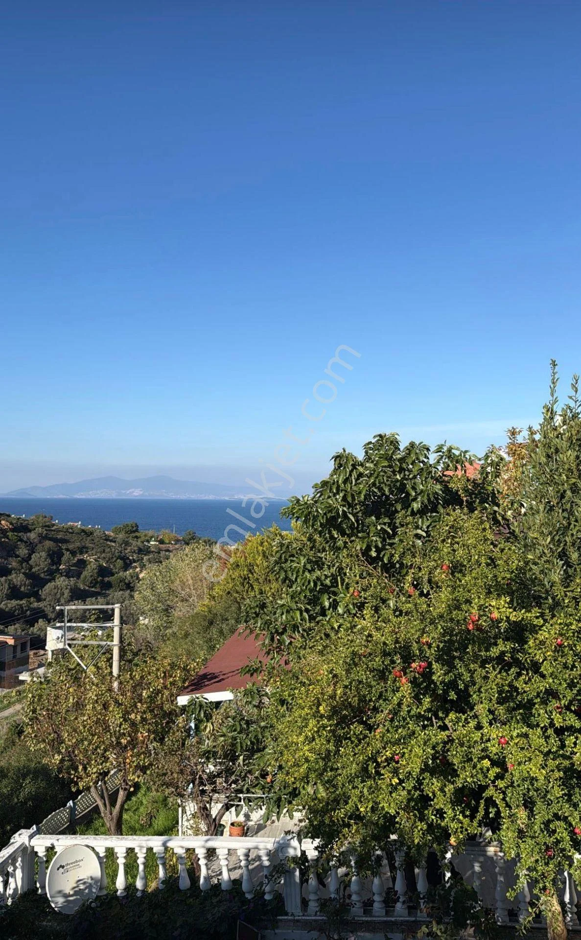 Yeni Foça'da Deniz Manzaralı Bahçeli Eşyalı Kiralık Yazlık - Görsel 2