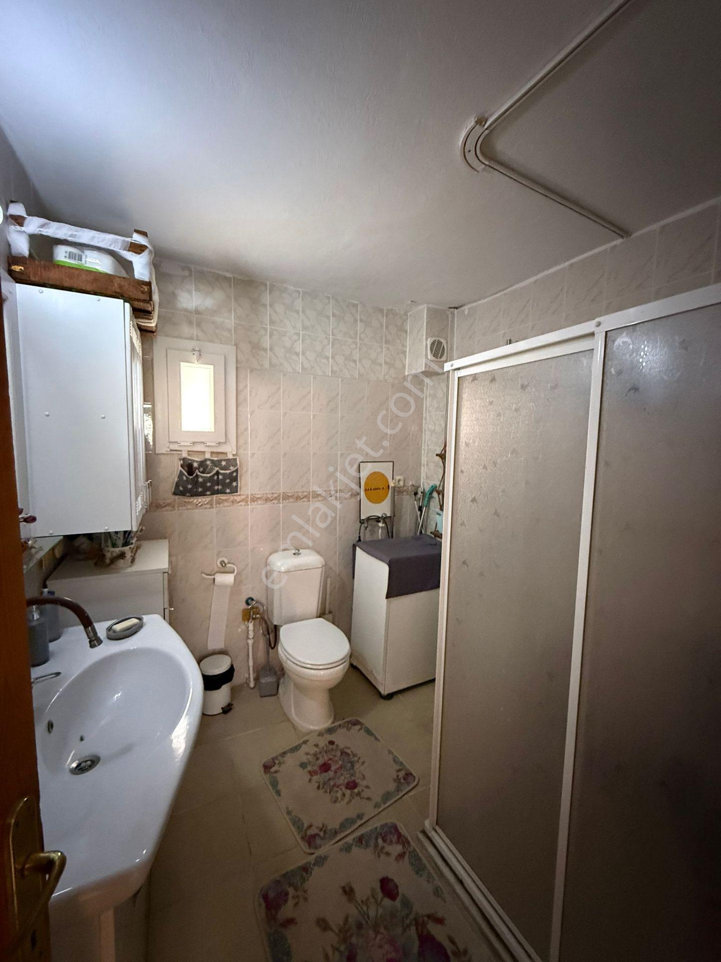 Yeni Foça'da Deniz Manzaralı Bahçeli Eşyalı Kiralık Yazlık - Görsel 12