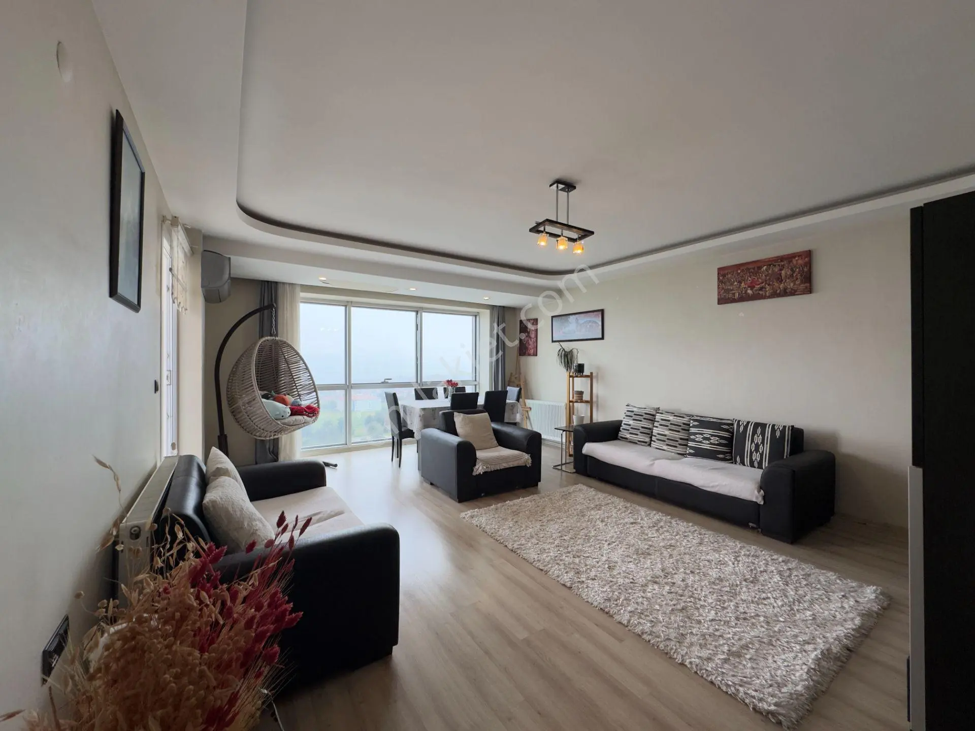 Bayraklı Ziyam 8’de Deniz Manzaralı Son Kat – Site İçi, Geniş & Prestijli 3+1!