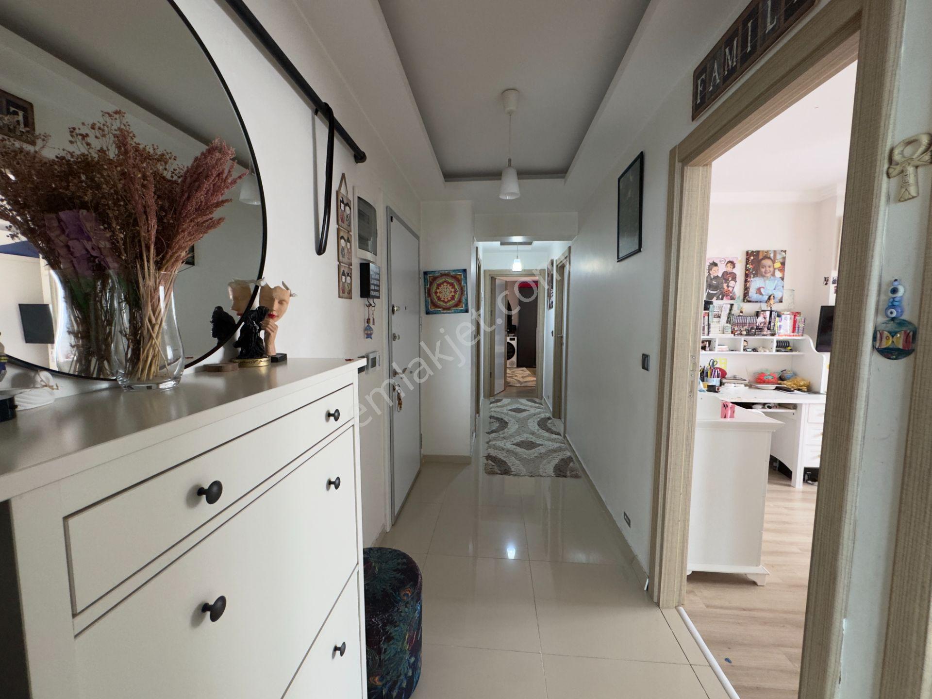 Bayraklı Ziyam 8’de Deniz Manzaralı Son Kat – Site İçi, Geniş & Prestijli 3+1! - Görsel 14
