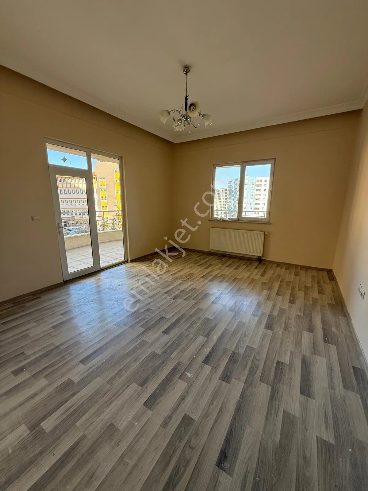 Çözüm'den Ana Cadde Üzeri Site İçinde 3+1 Kiralık Daire - Görsel 4