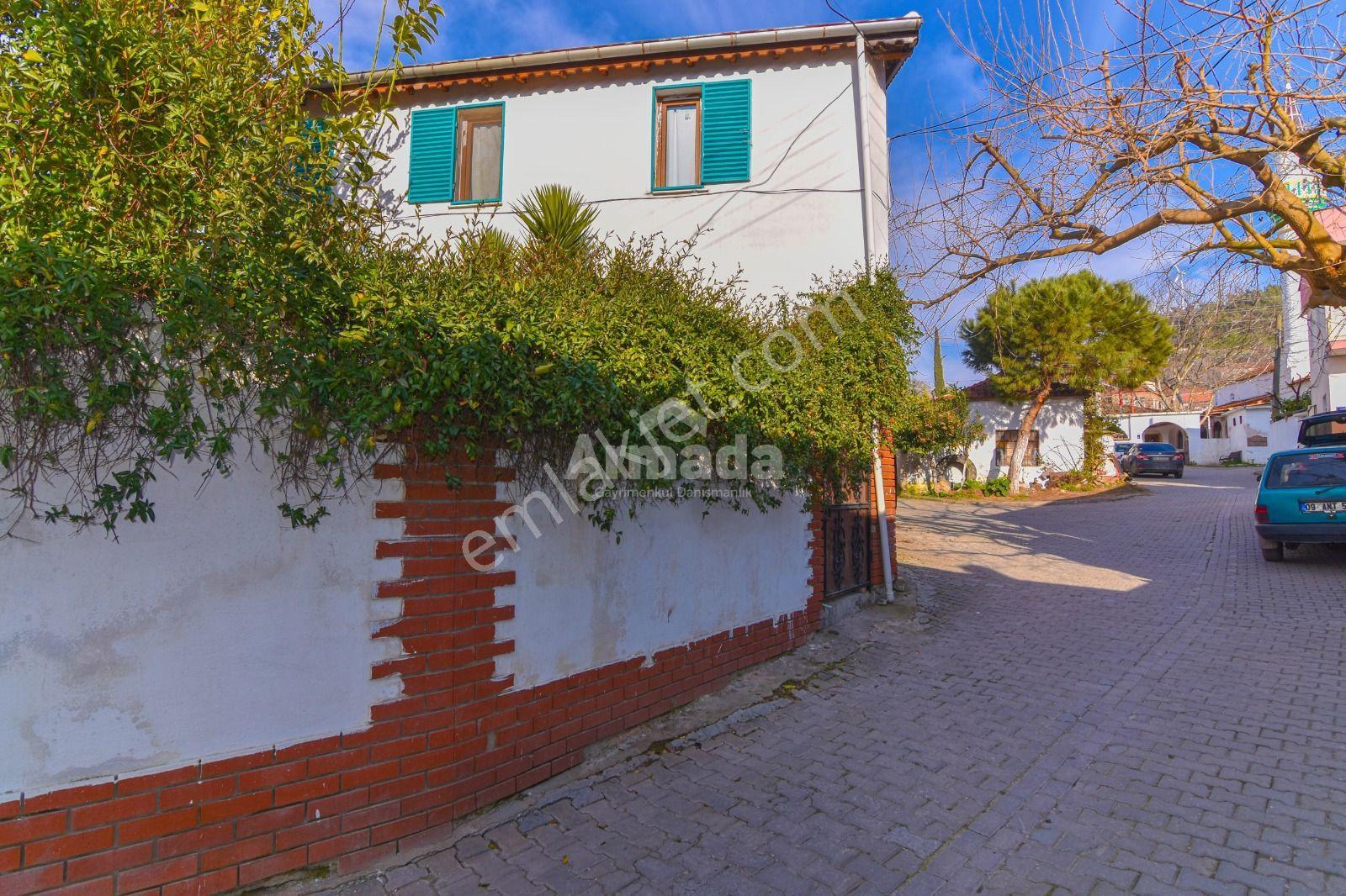 Kuşadası Kirazlı Köyünde Merkezi Konumda Müstakil Köy Evi - Görsel 26