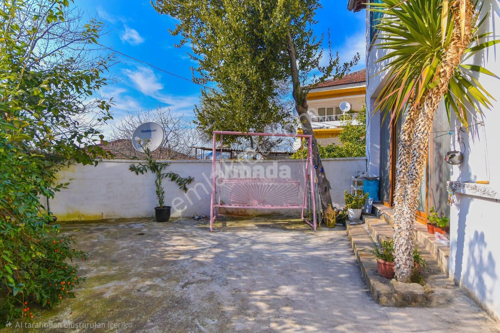 Kuşadası Kirazlı Köyünde Merkezi Konumda Müstakil Köy Evi - Görsel 5