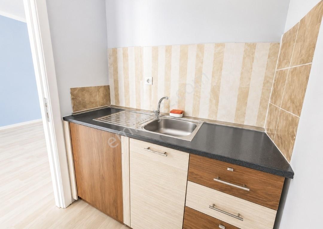 Esenyurt Meydanda Gediz İş Merkezinde Satılık Ofis -remax Hedef - Görsel 9