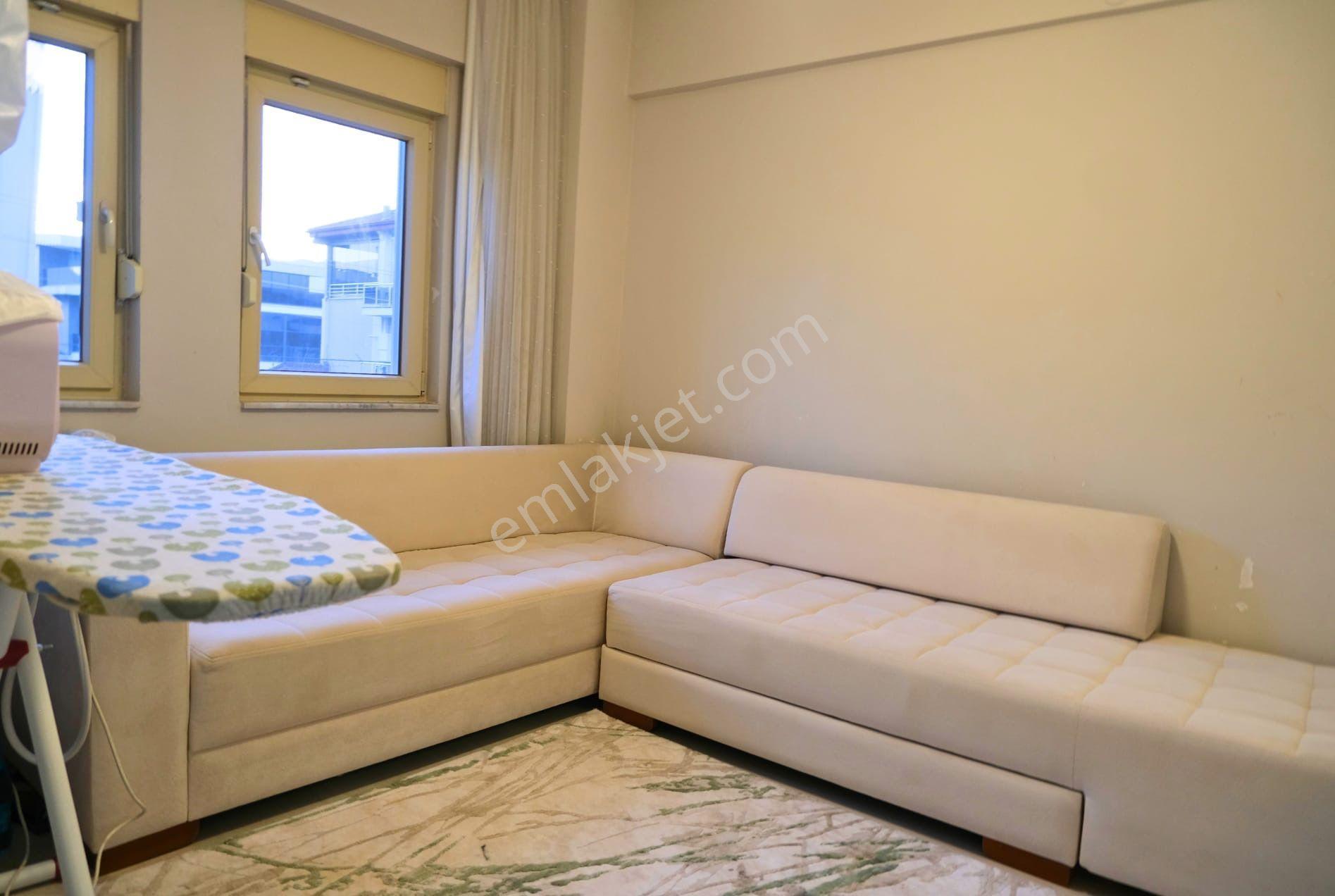 Havuzlu Sitede Bahçe Kullanım Alanıyla Geniş 3+1 Villa - Görsel 12