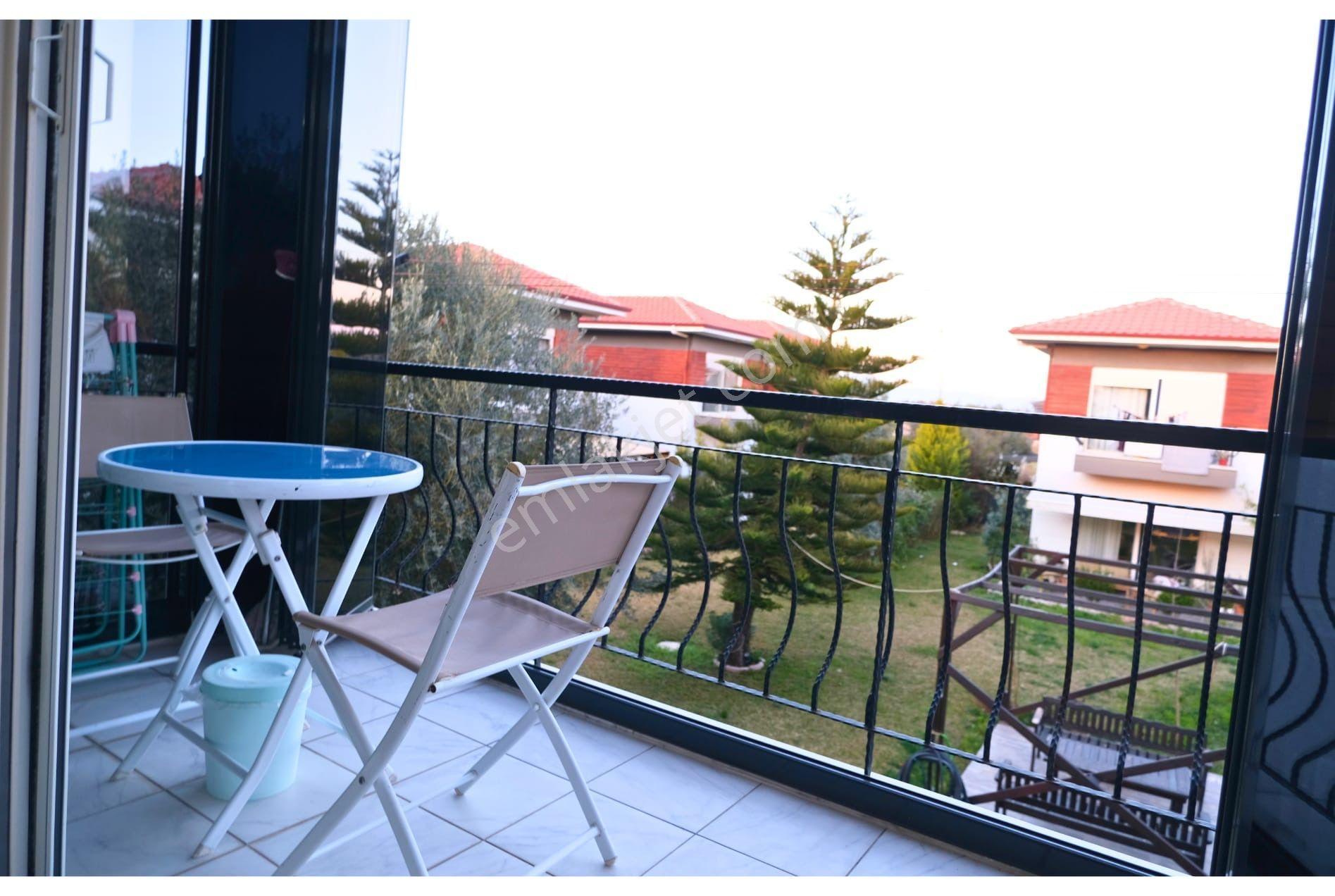 Havuzlu Sitede Bahçe Kullanım Alanıyla Geniş 3+1 Villa - Görsel 11
